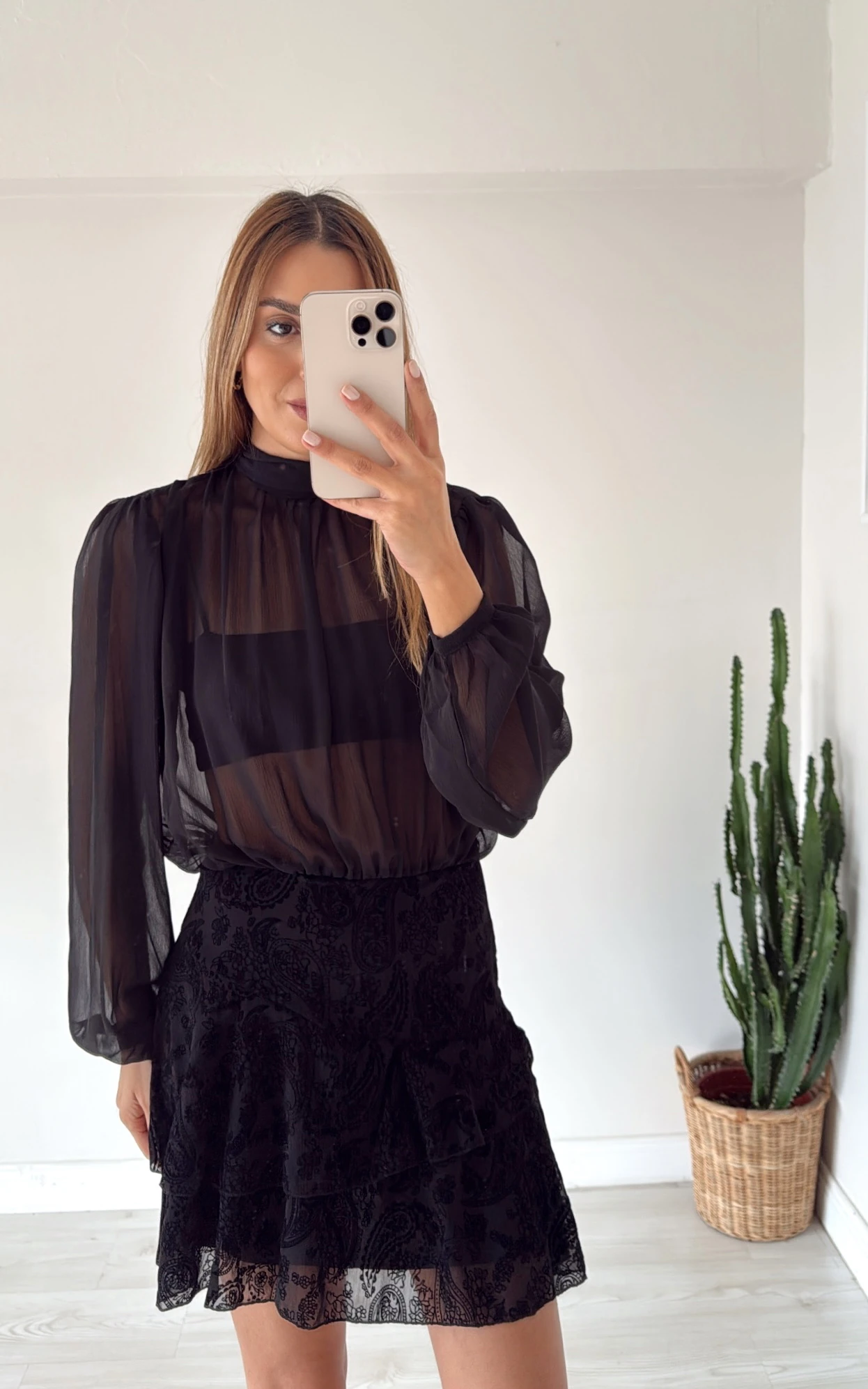 Etek İşlemeli Tül Detaylı Elbise Siyah