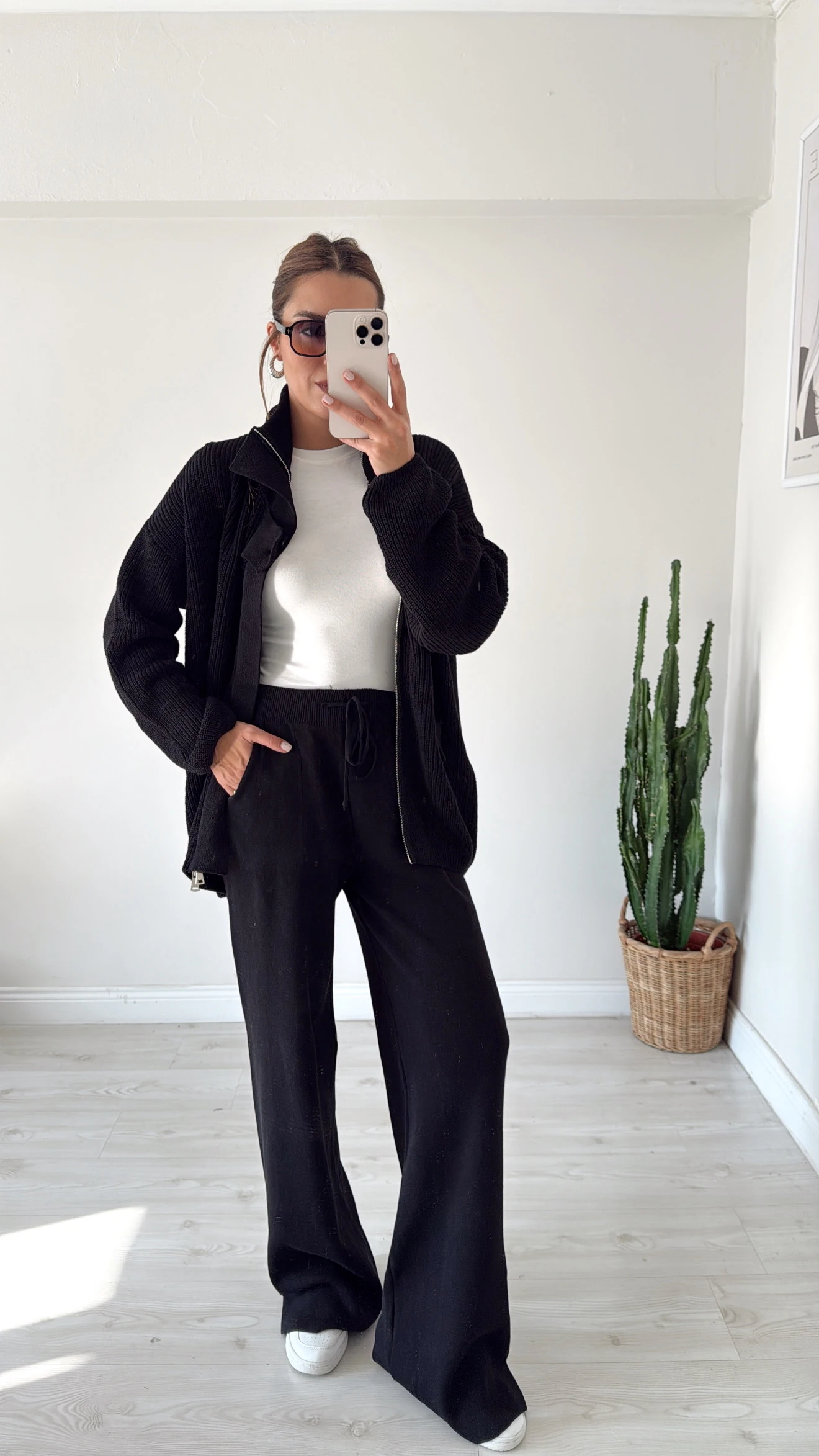 Dik Yakalı Bağlama Detaylı Triko Takım Siyah