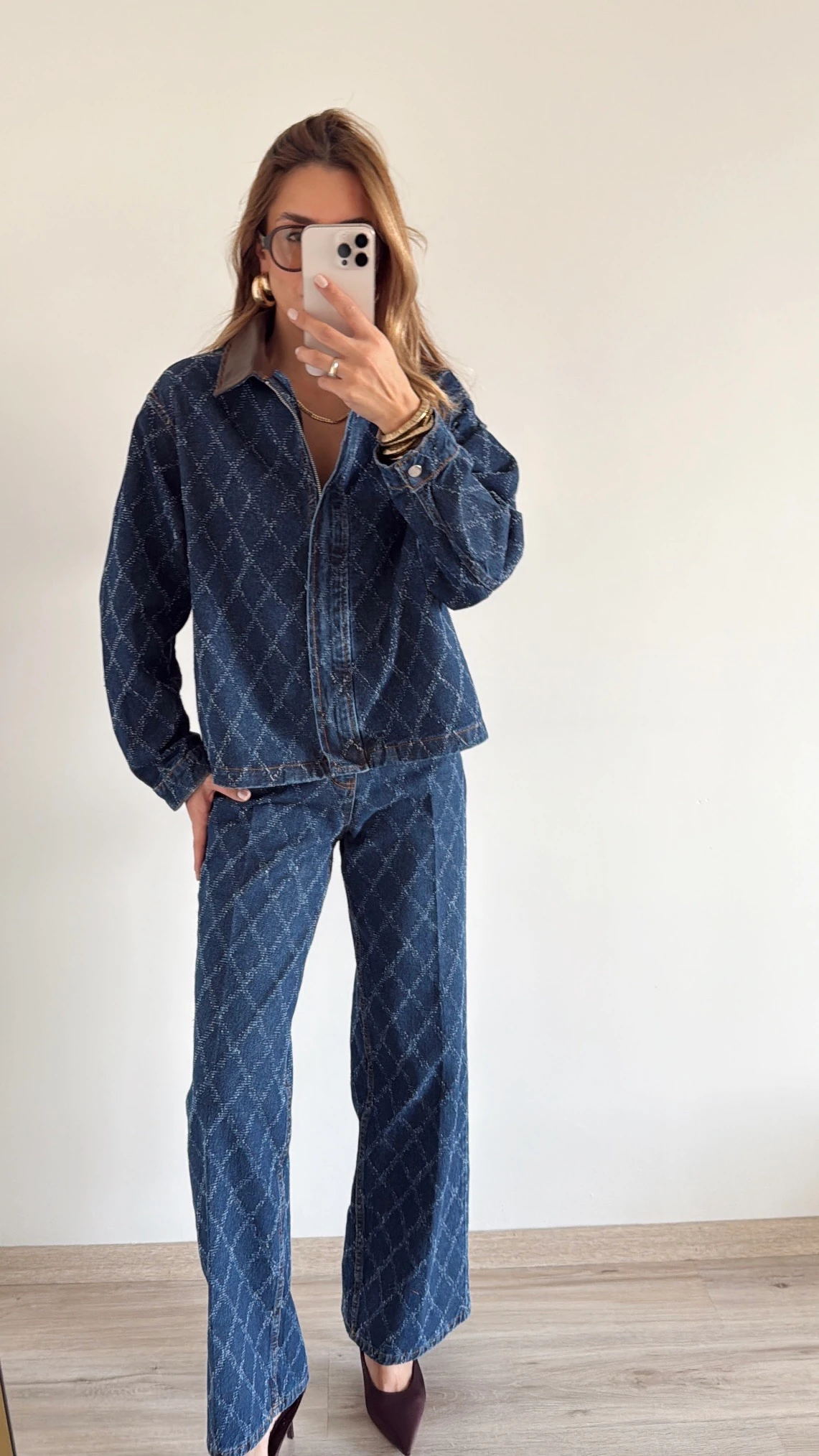 Deri Yaka Detaylı Denim Takım