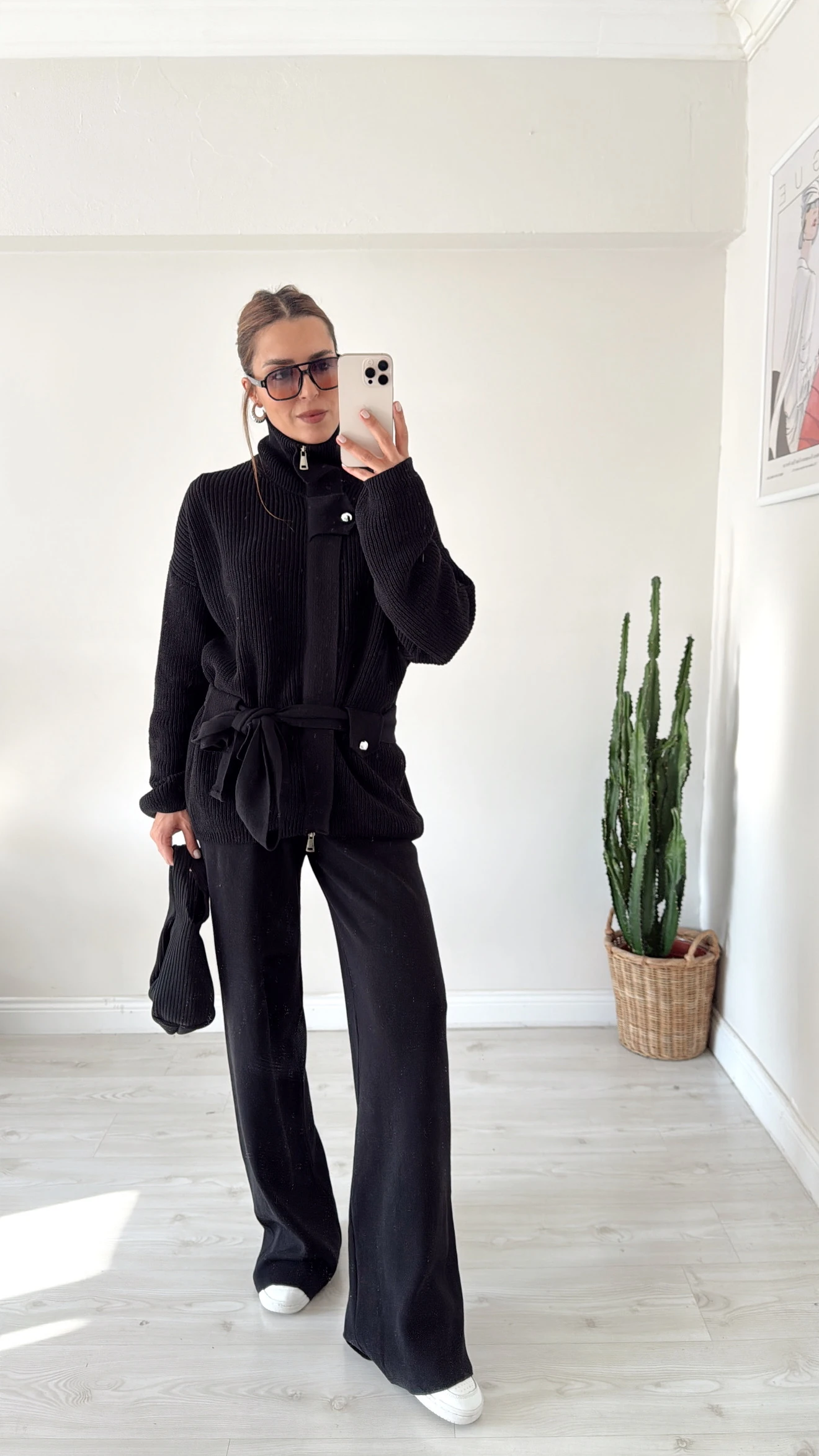 Dik Yakalı Bağlama Detaylı Triko Takım Siyah