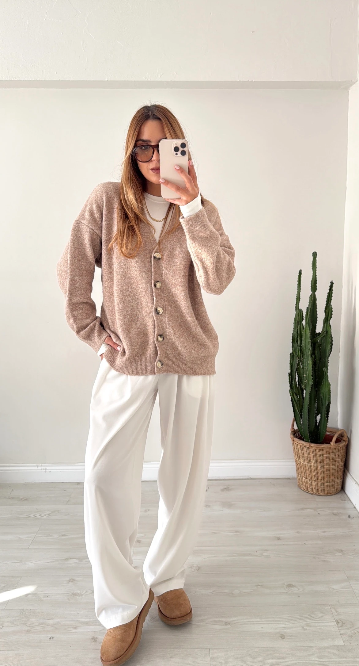 Düğmeli V Yaka Hırka 