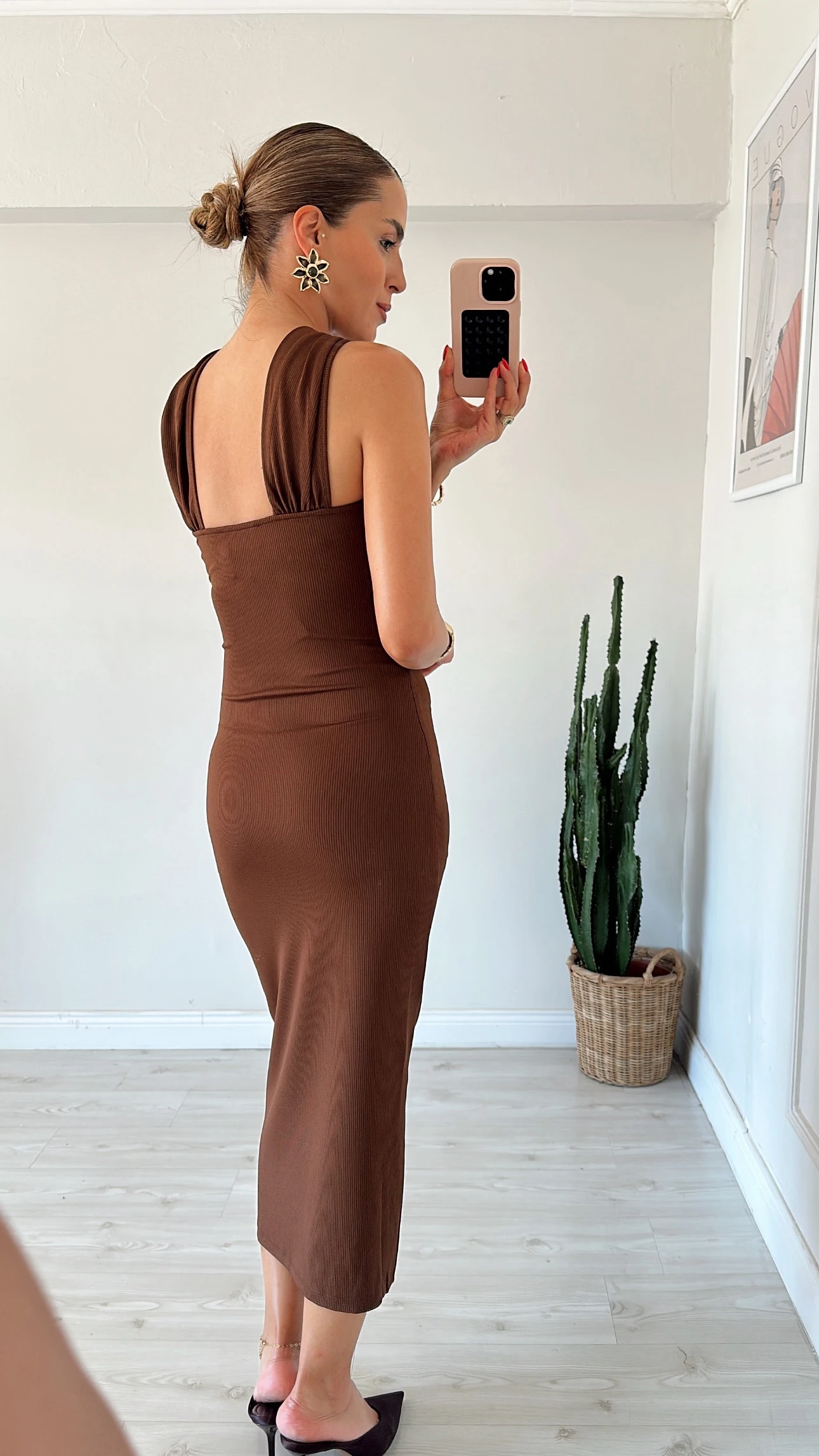 Aksesuar Detaylı Midi Elbise