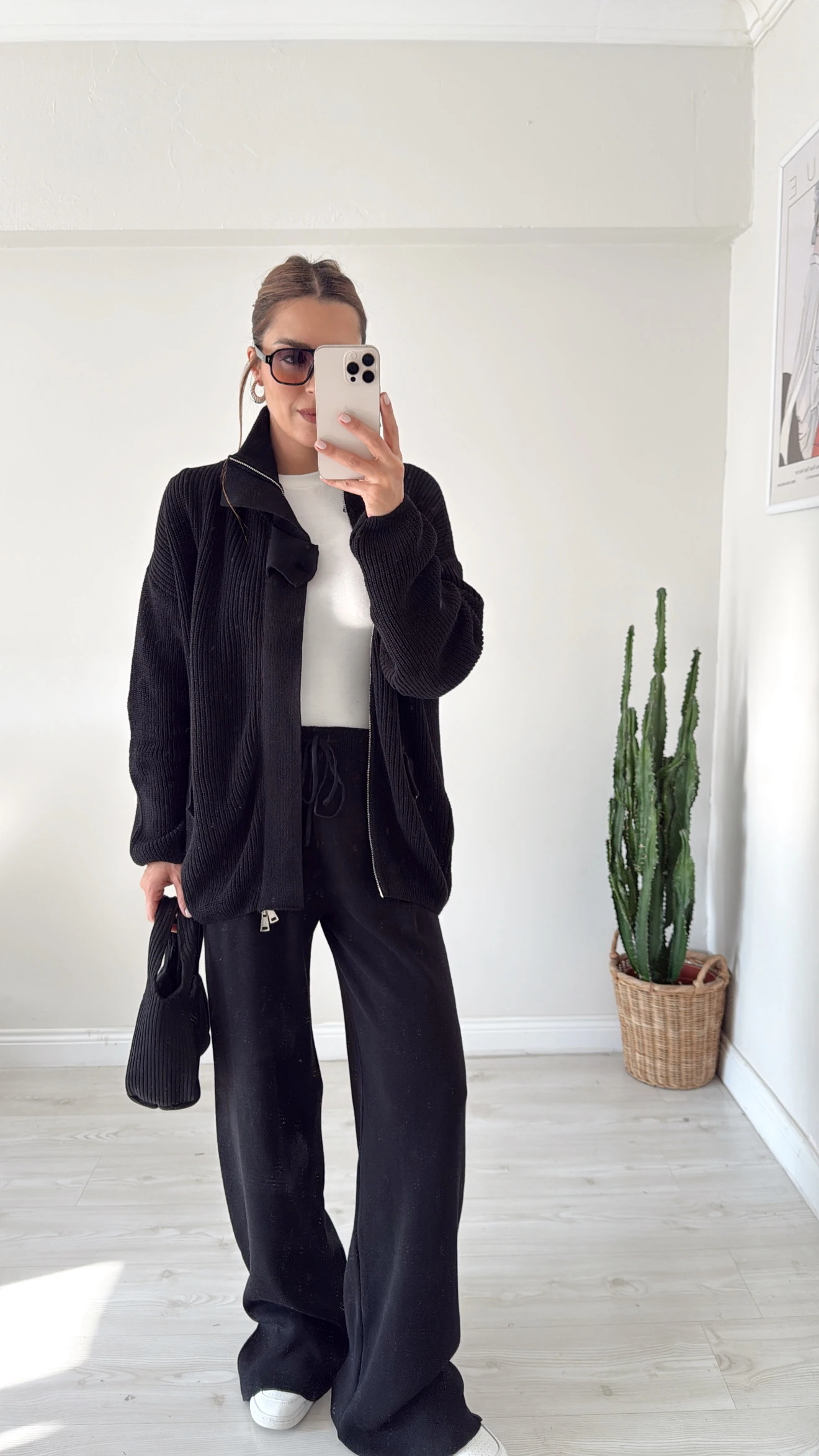 Dik Yakalı Bağlama Detaylı Triko Takım Siyah