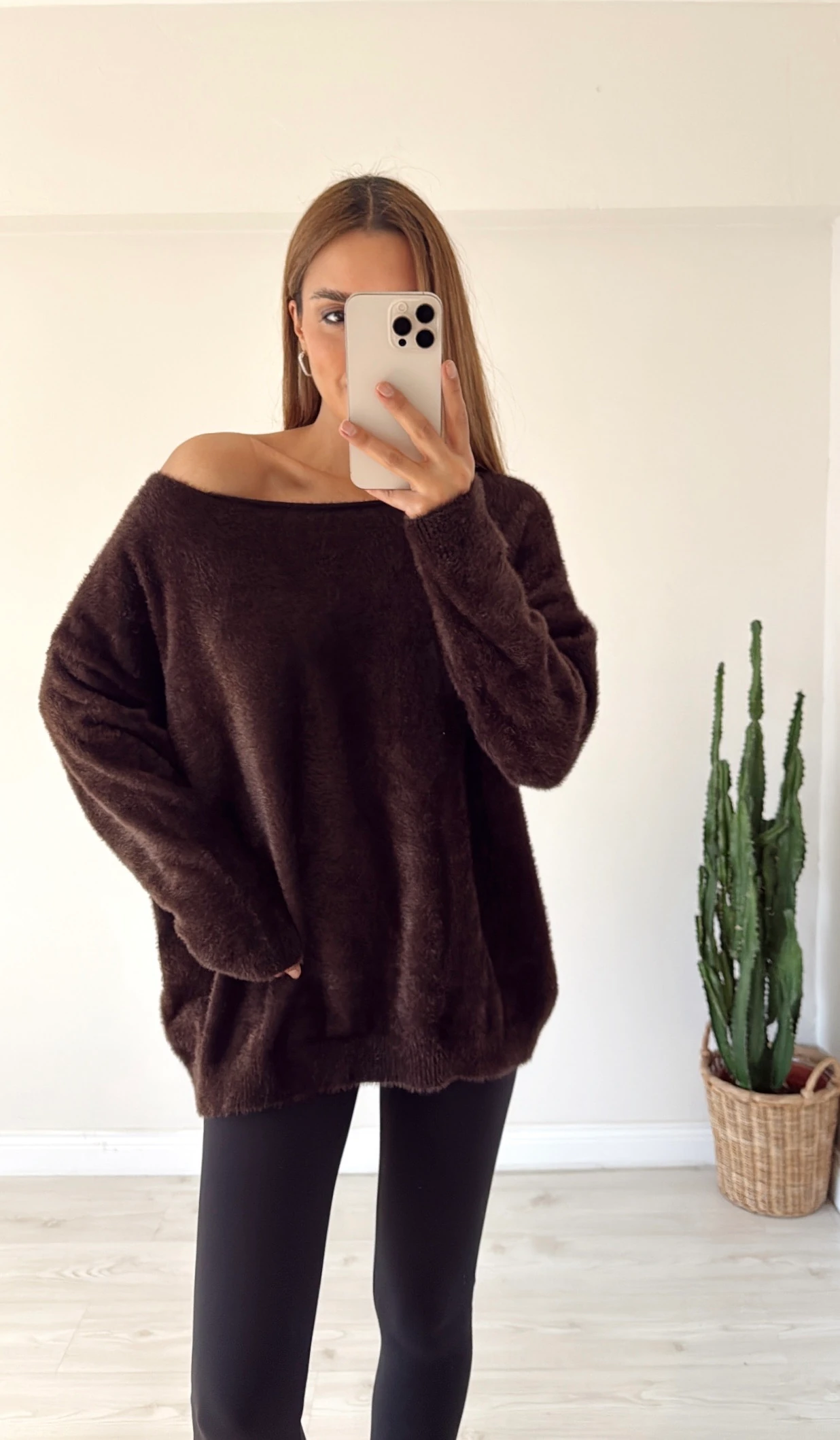 Kayık Yaka Yumoş Kazak Kahve