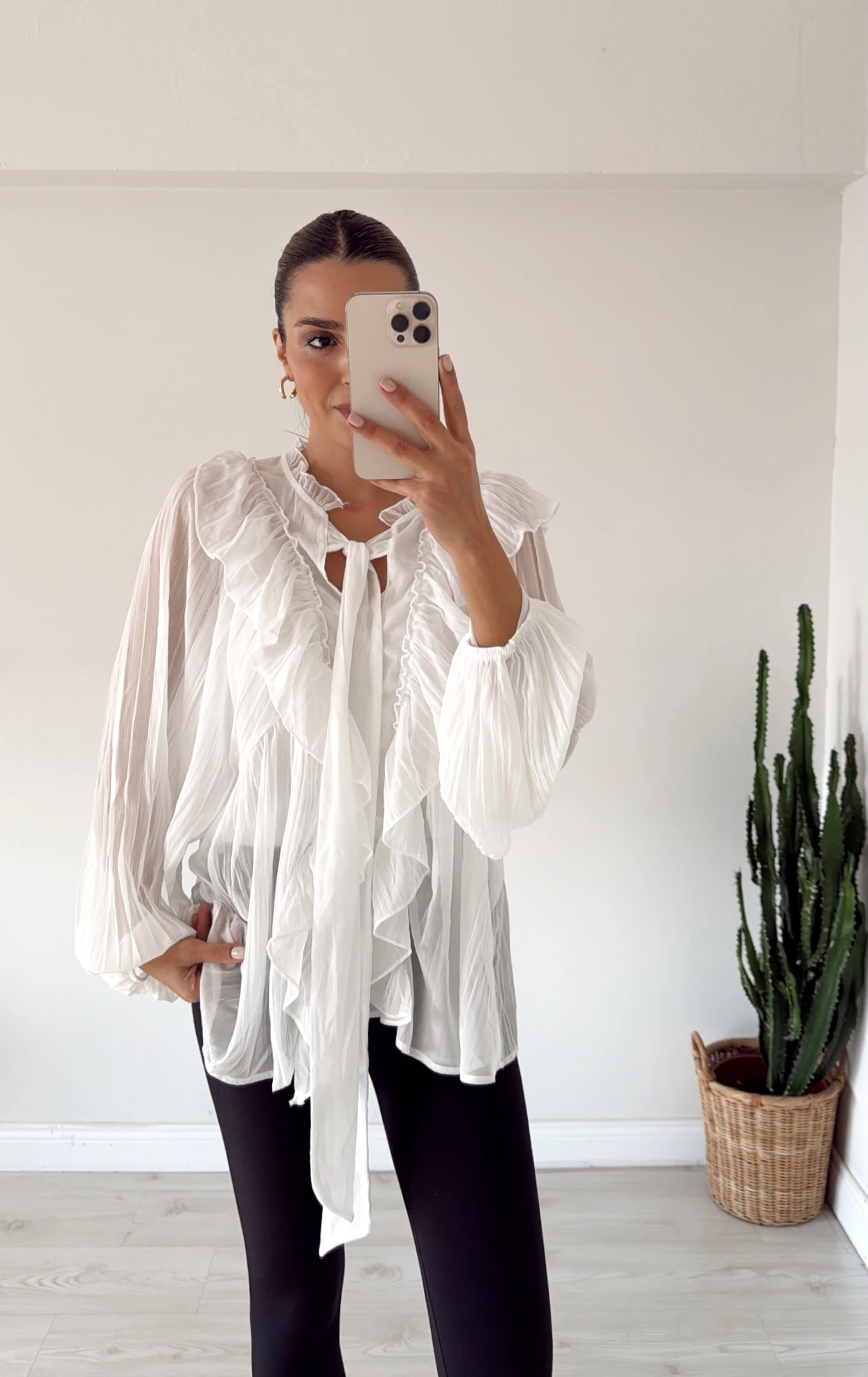 Fırfırlı Tül Gömlek Beyaz