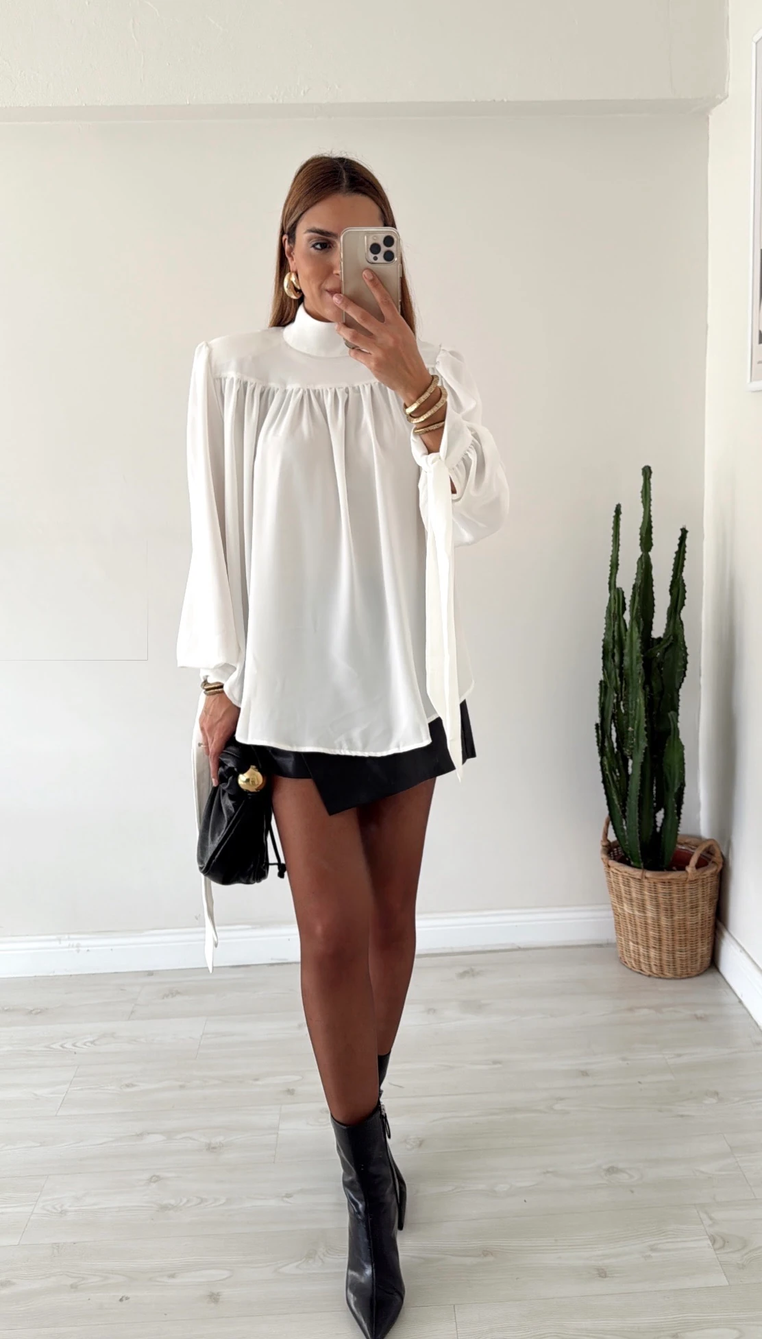 Vatkalı Kol Detaylı Gömlek