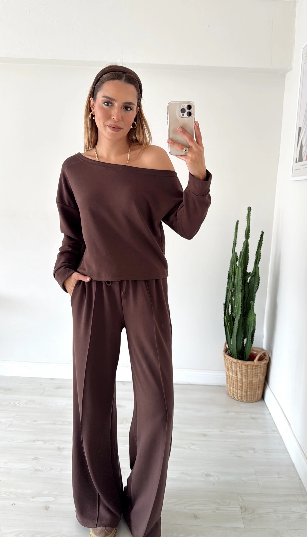 Kayık Yaka Modal Takım Kahve