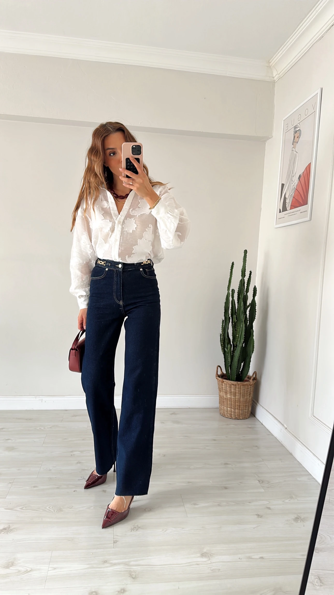 Gold Aksesuarlı Kesik Paça Jean