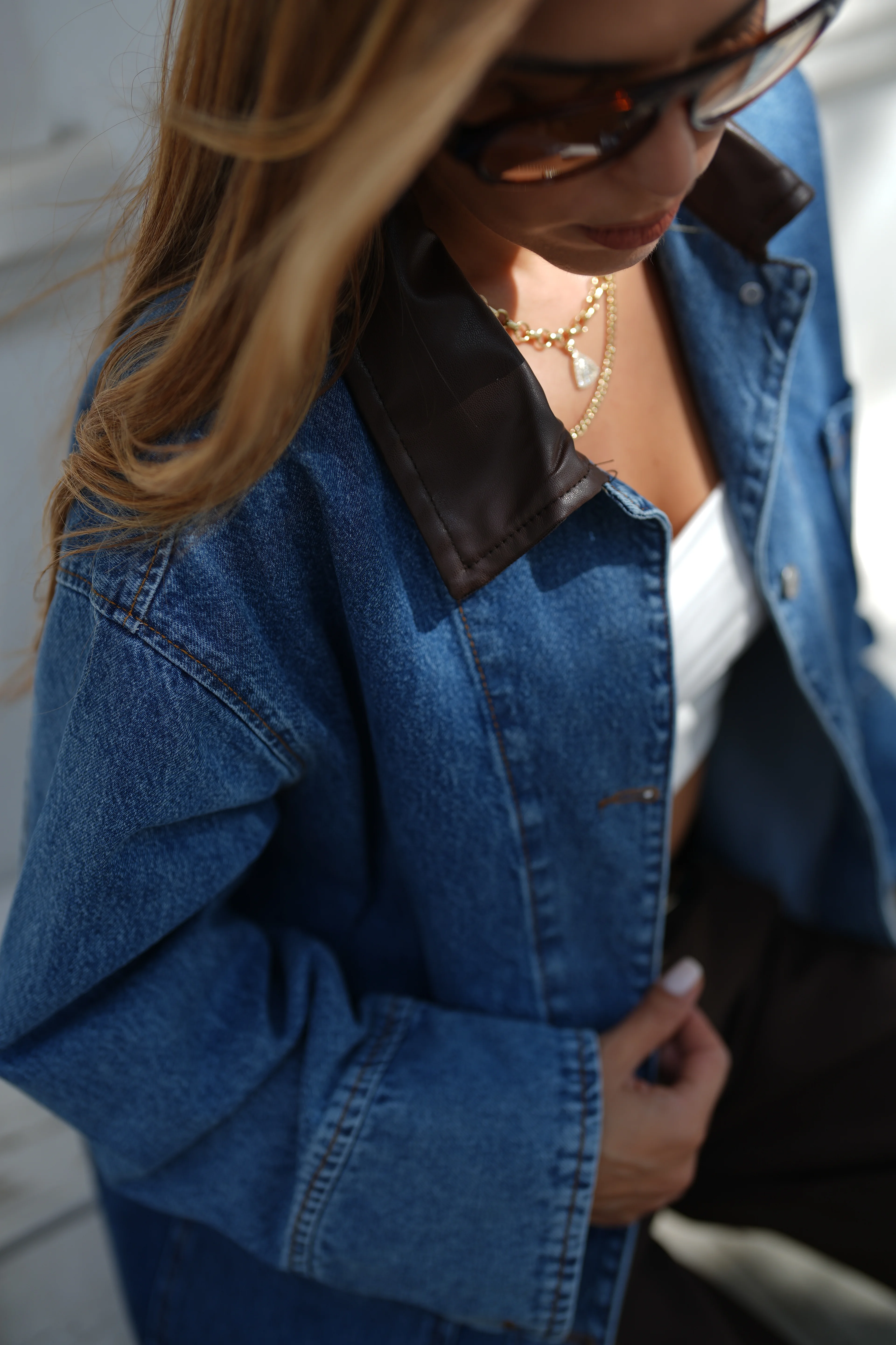 Deri Yakalı Denim Ceket