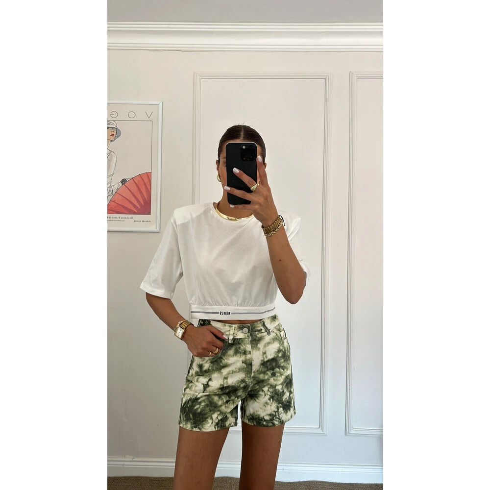 Batik Desenli Jean Şort