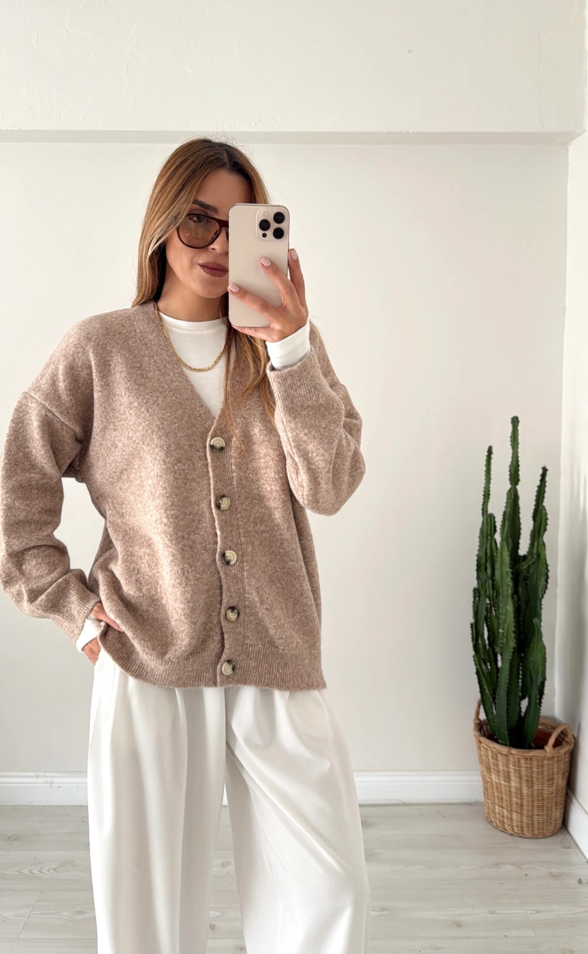 Düğmeli V Yaka Hırka 