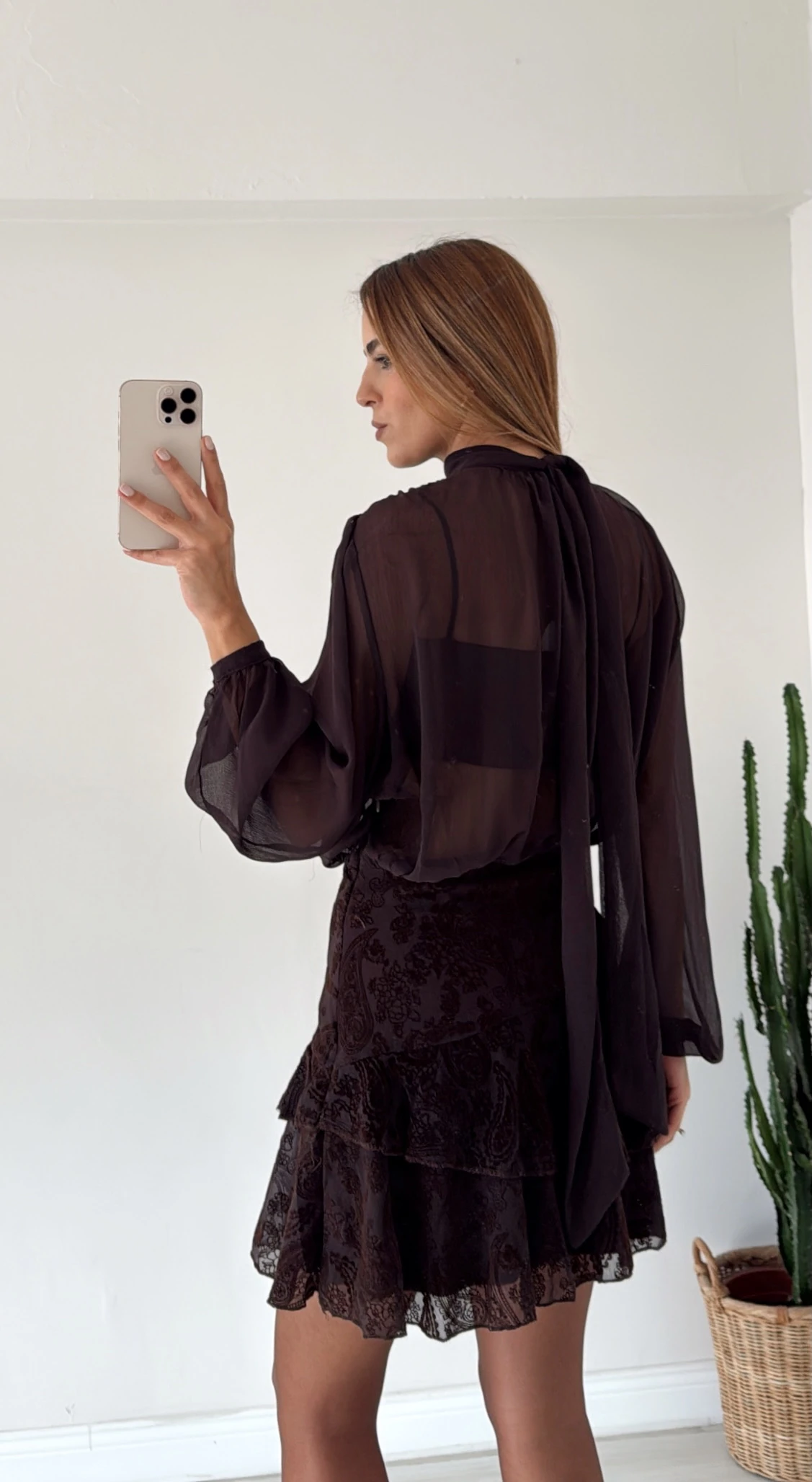 Etek İşlemeli Tül Detaylı Elbise Kahve