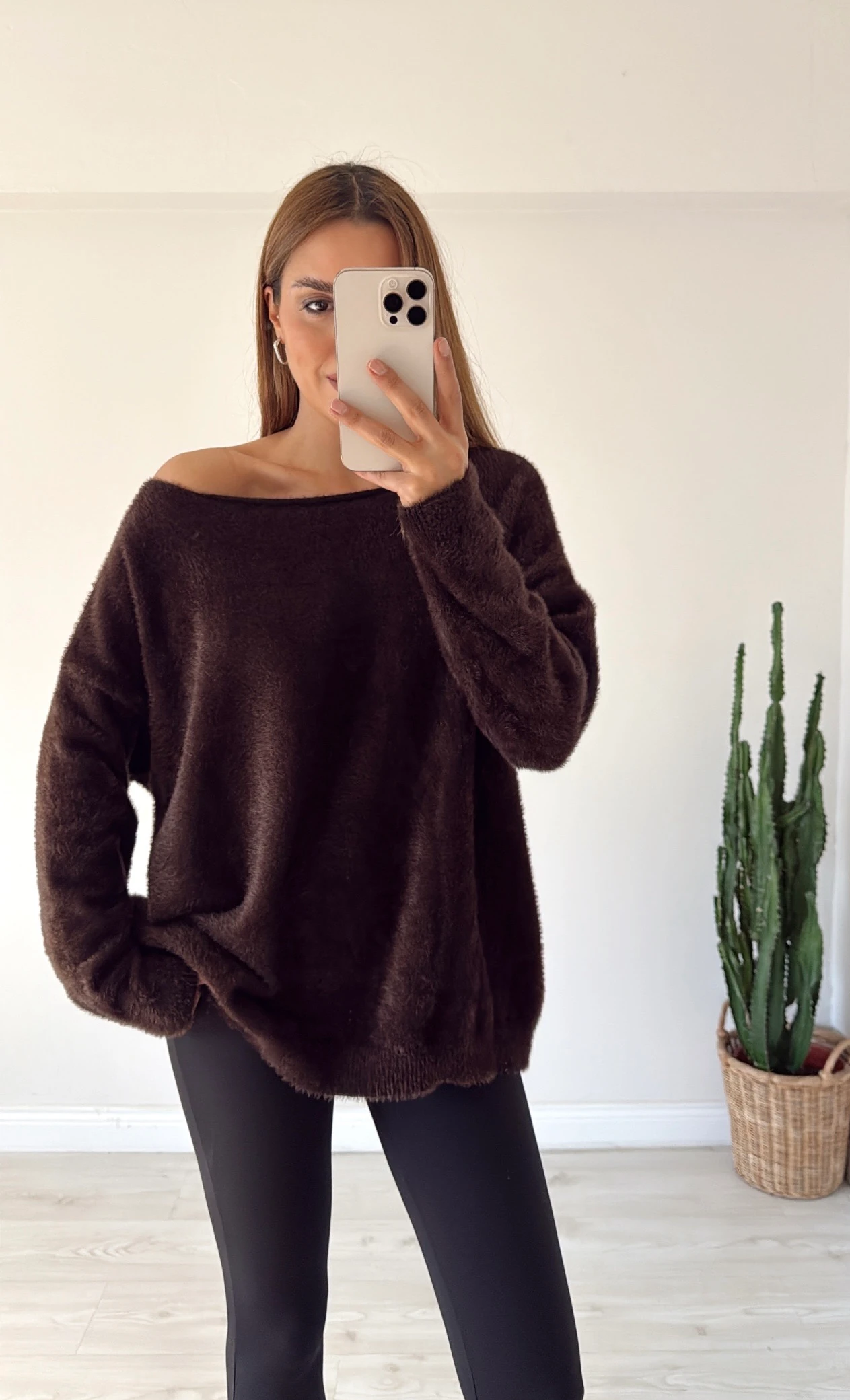 Kayık Yaka Yumoş Kazak Kahve