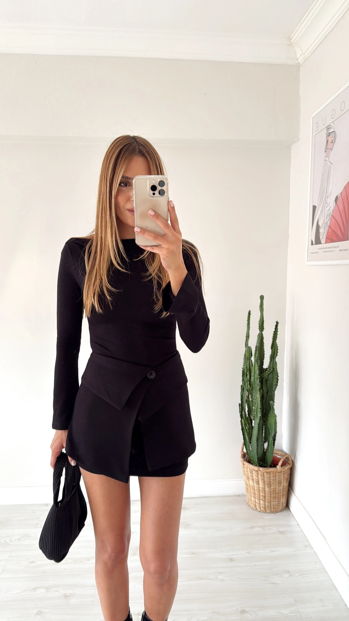 Etek Parçalı Mini Elbise Siyah