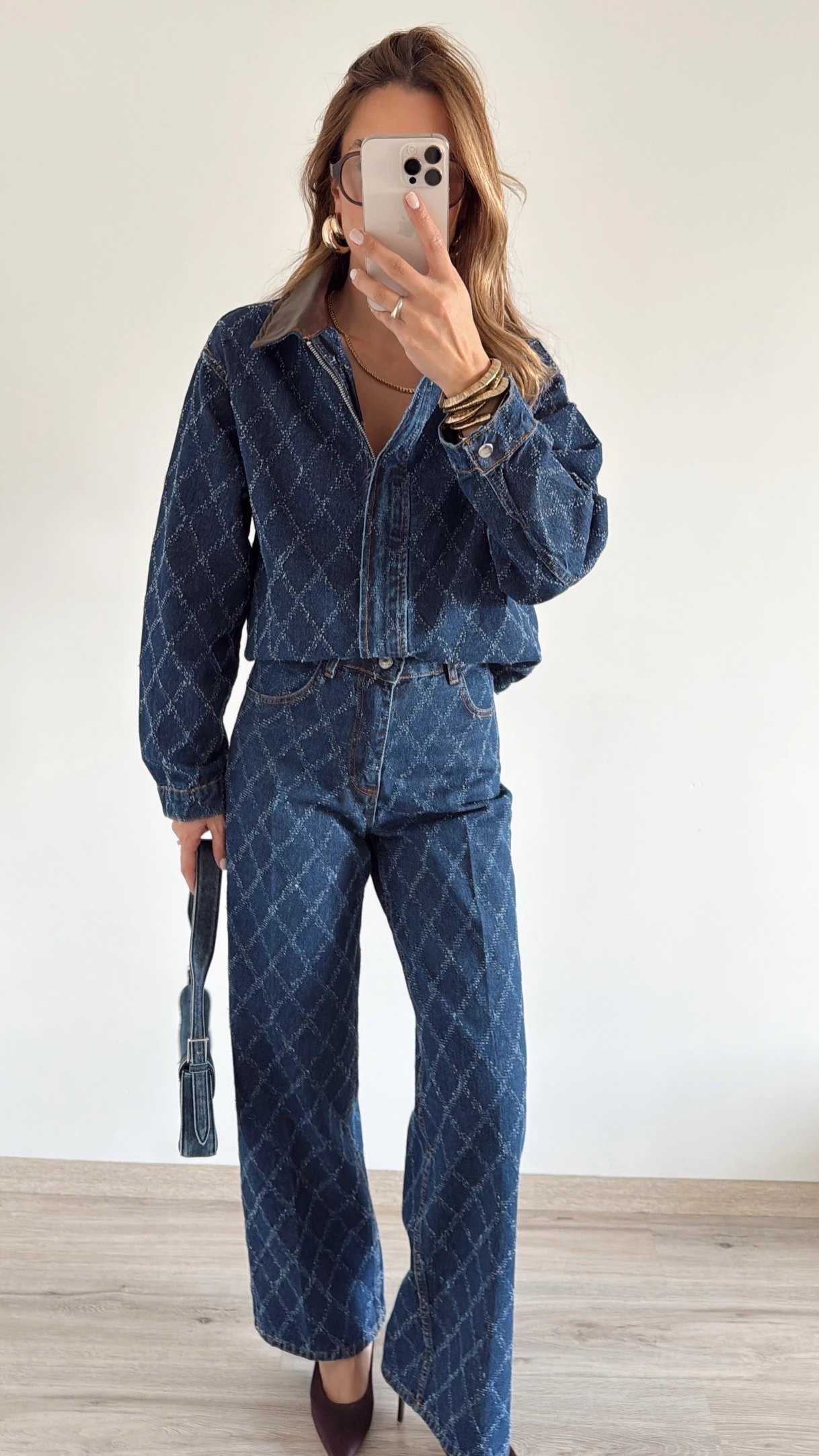 Deri Yaka Detaylı Denim Takım