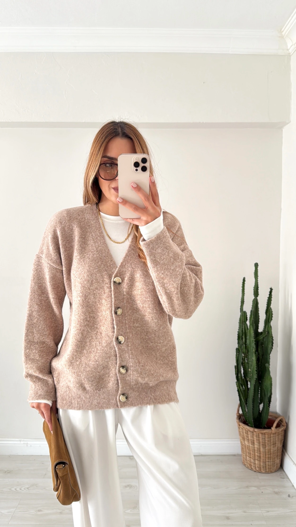 Düğmeli V Yaka Hırka 