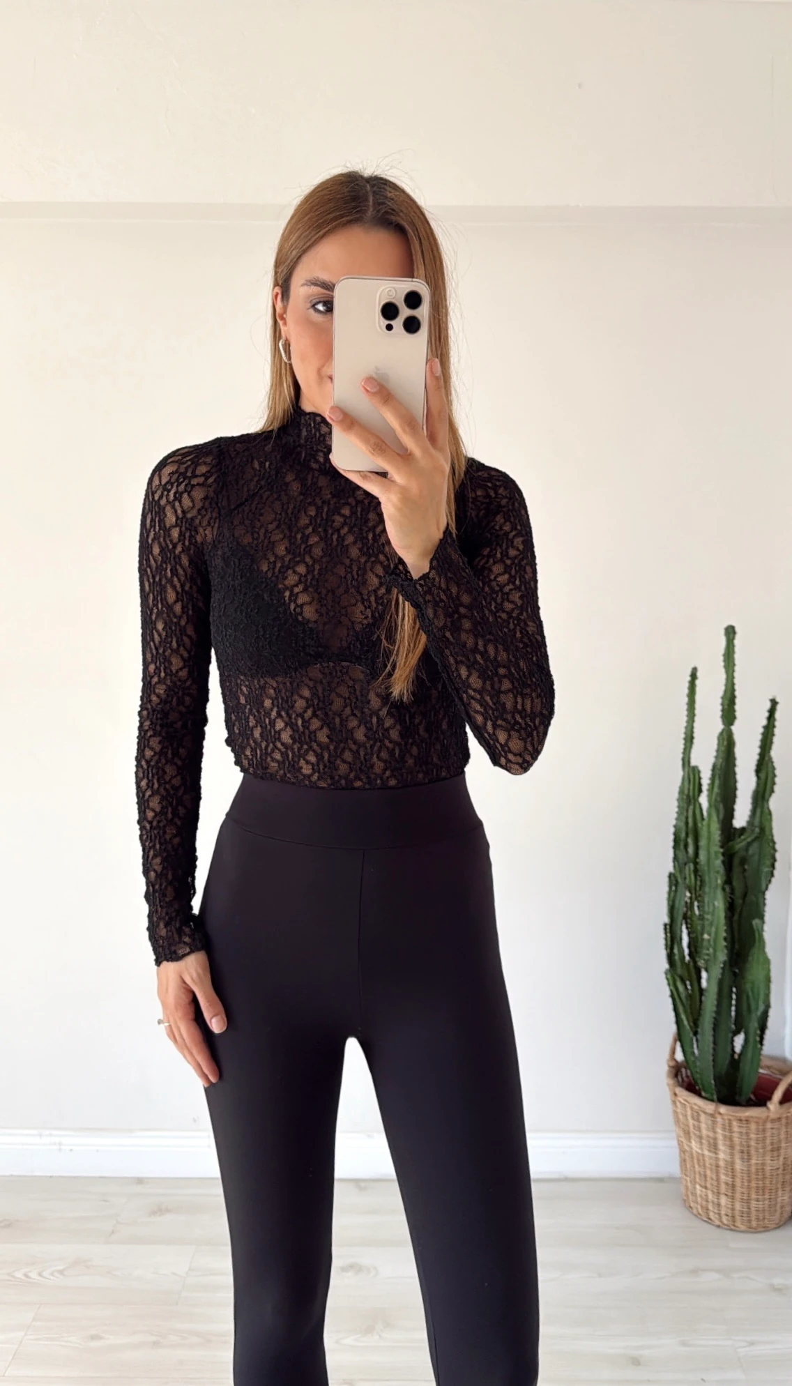 Balıkçı Yaka Dantel Bluz