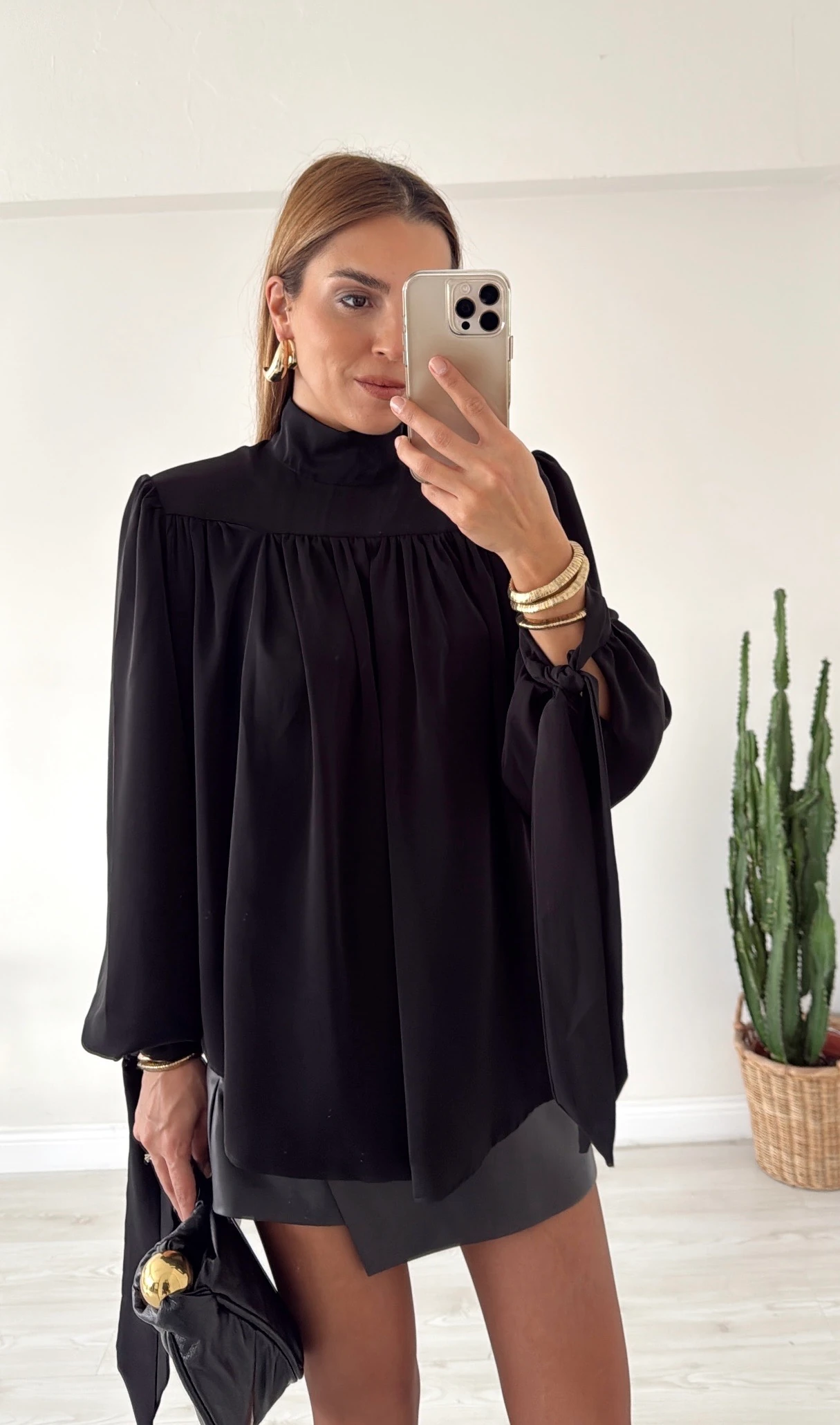 Vatkalı Kol Detaylı Gömlek Siyah