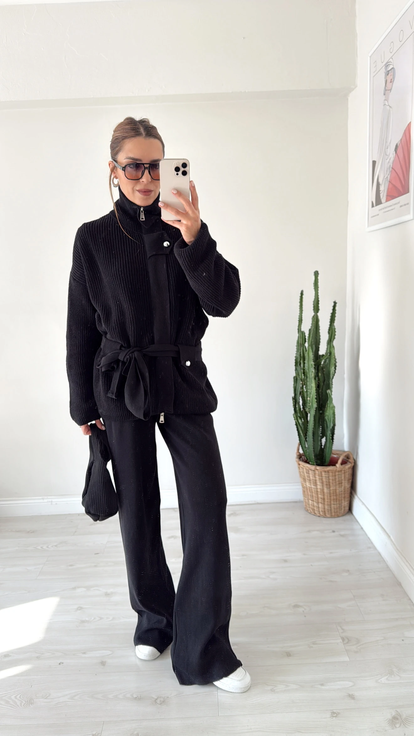 Dik Yakalı Bağlama Detaylı Triko Takım Siyah