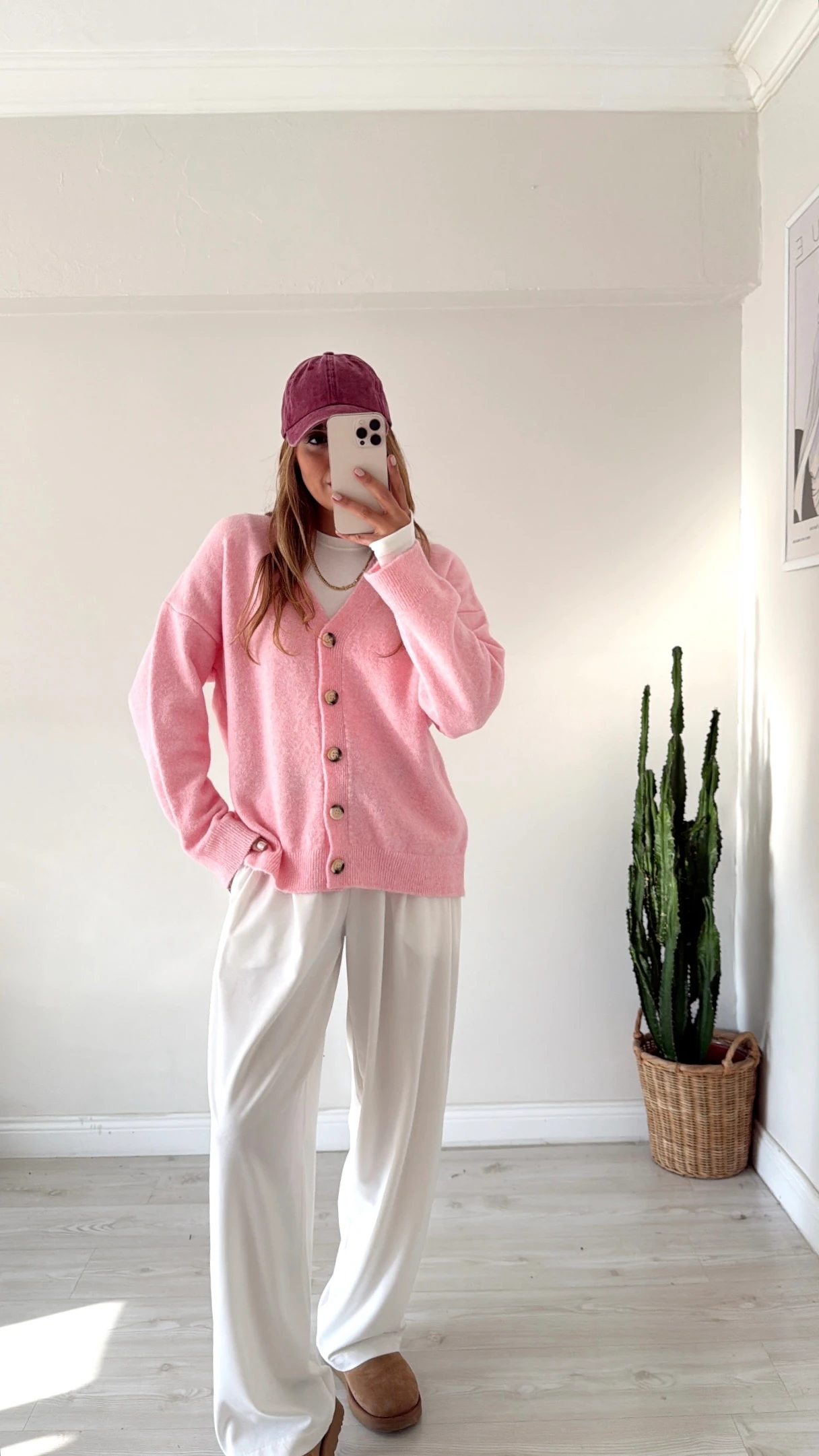 Düğmeli V Yaka Hırka Pembe