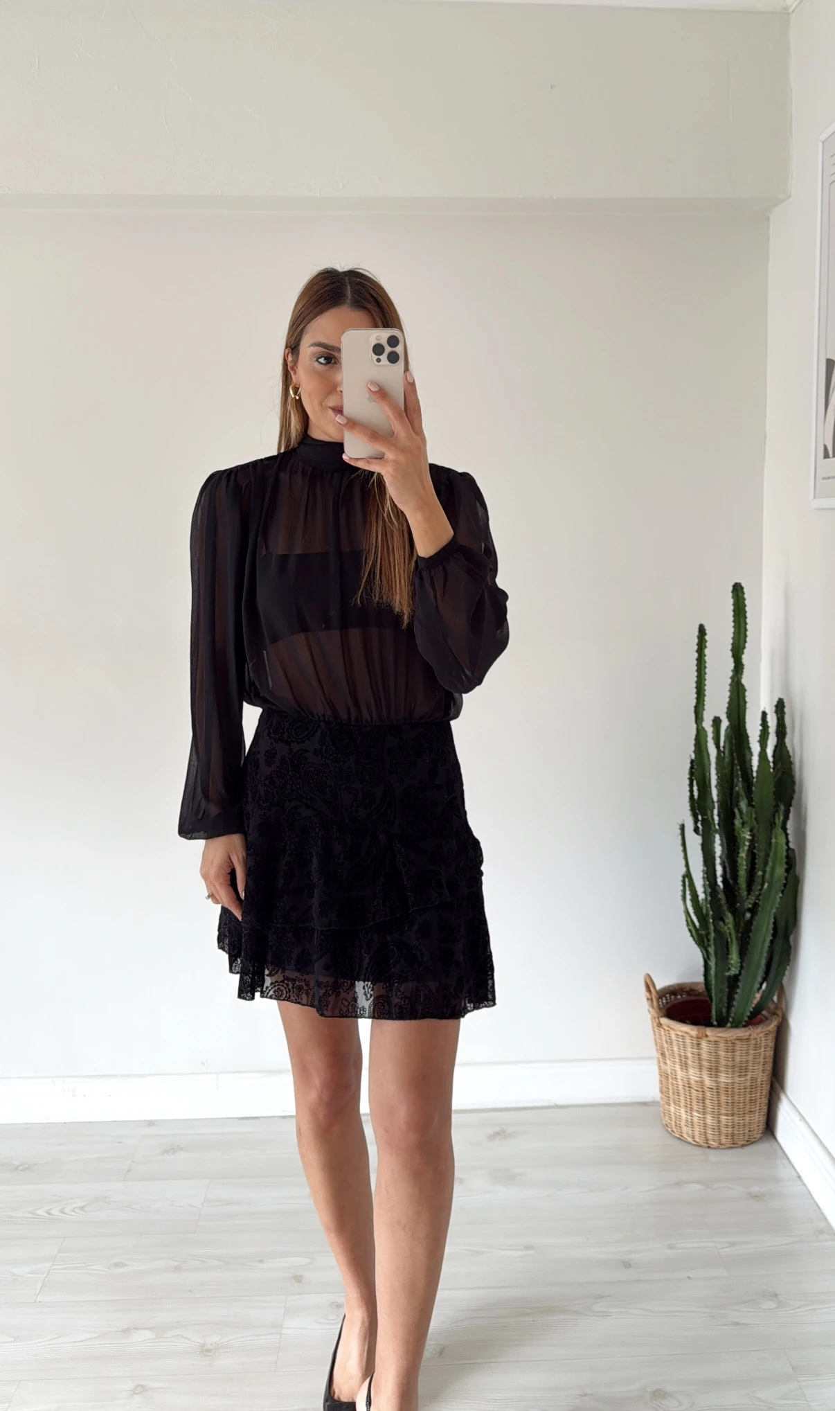 Etek İşlemeli Tül Detaylı Elbise Siyah