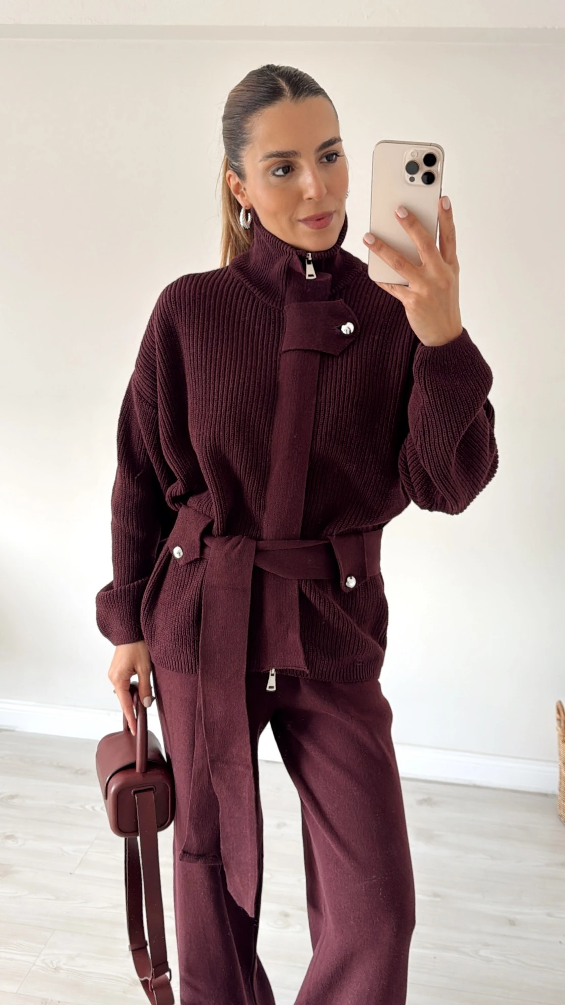 Dik Yaka Bağlama Detaylı Triko Takım Bordo