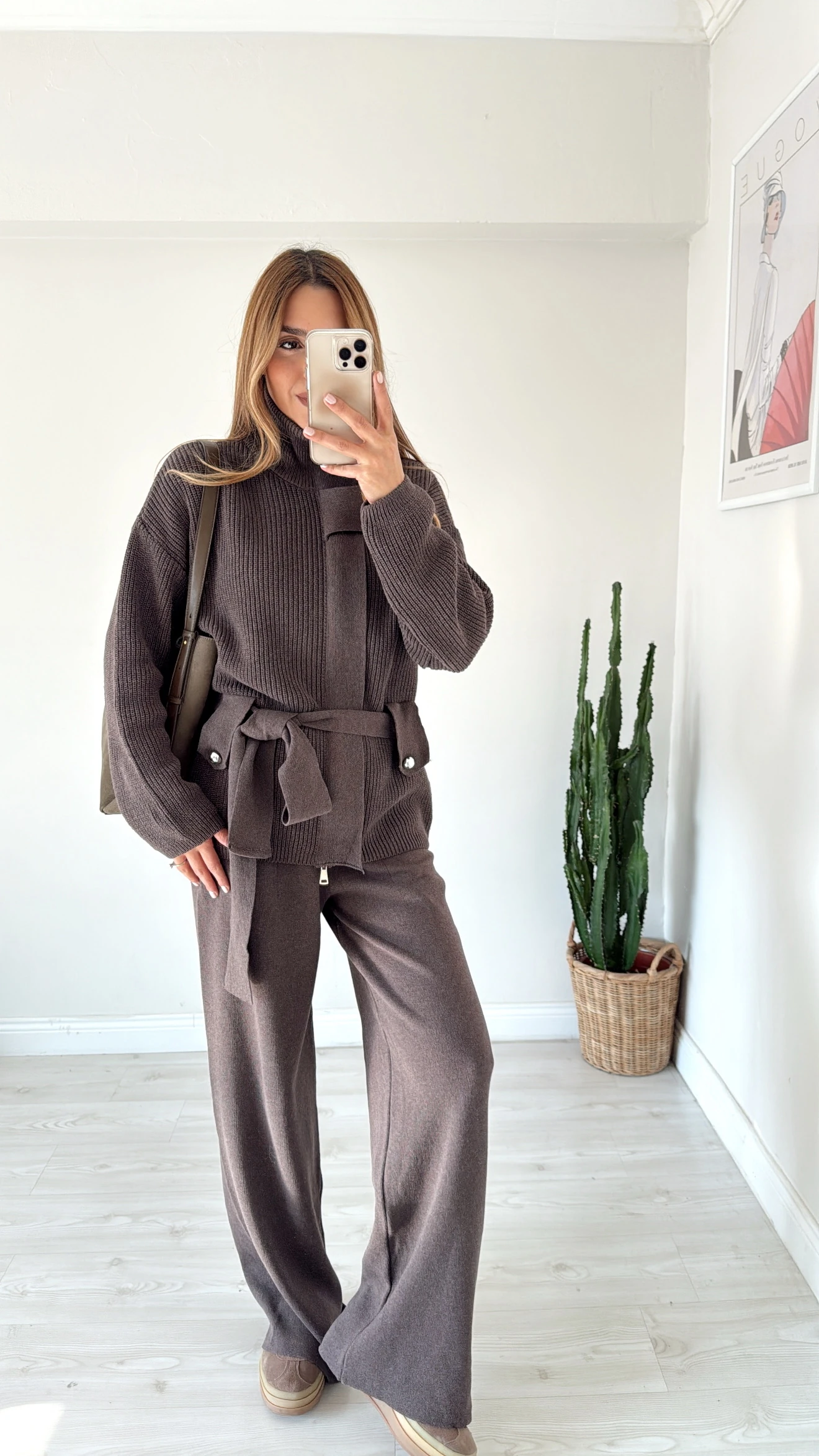 Dik Yaka Bağlama Detaylı Triko Takım Vizon