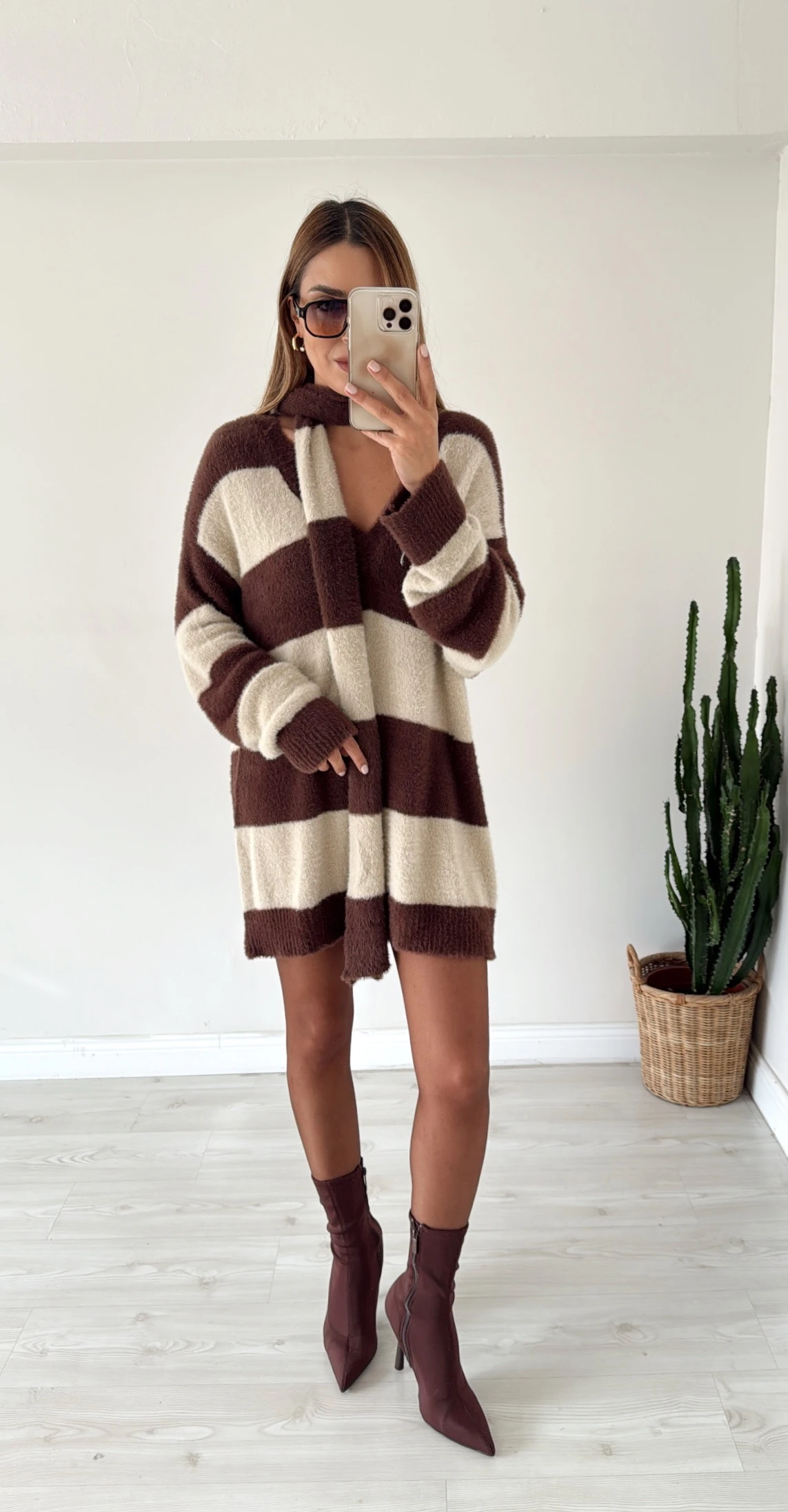 Atkı Detaylı Kazak Elbise Kahve-Bej