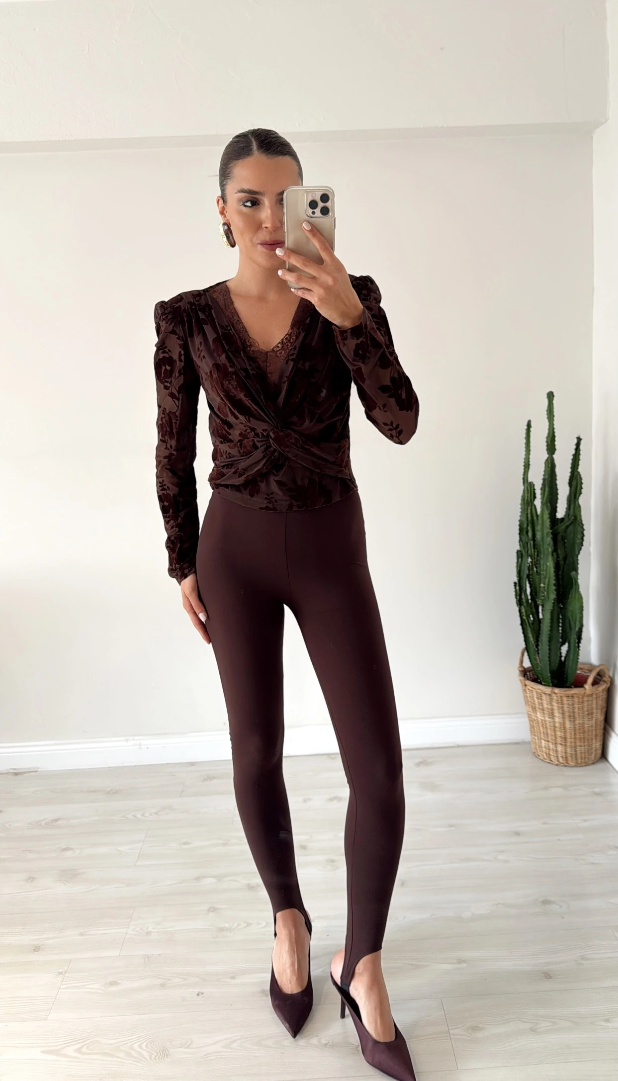 Dantel Detaylı Transparan Bluz 