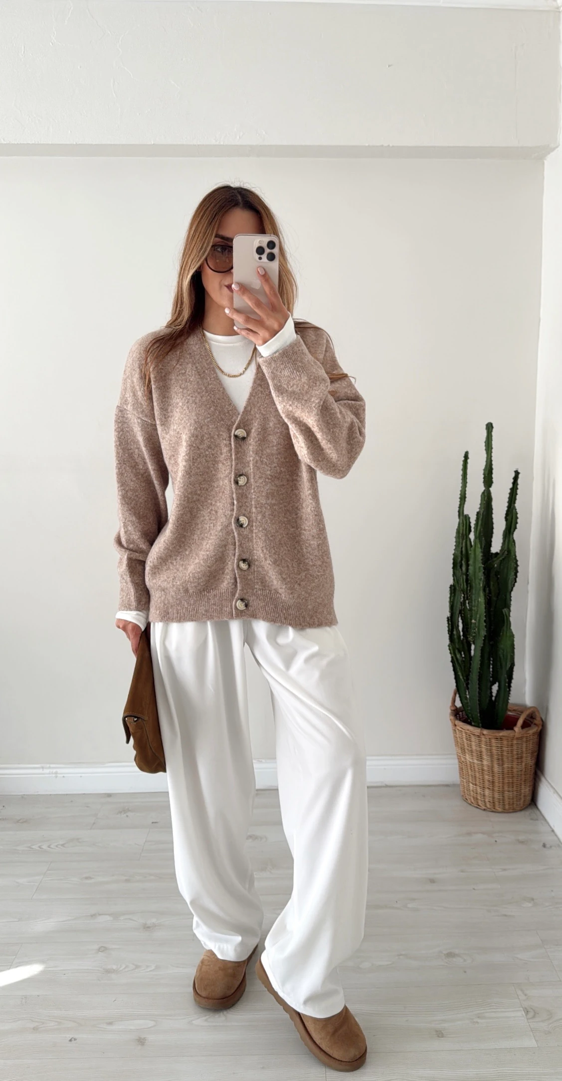 Düğmeli V Yaka Hırka 