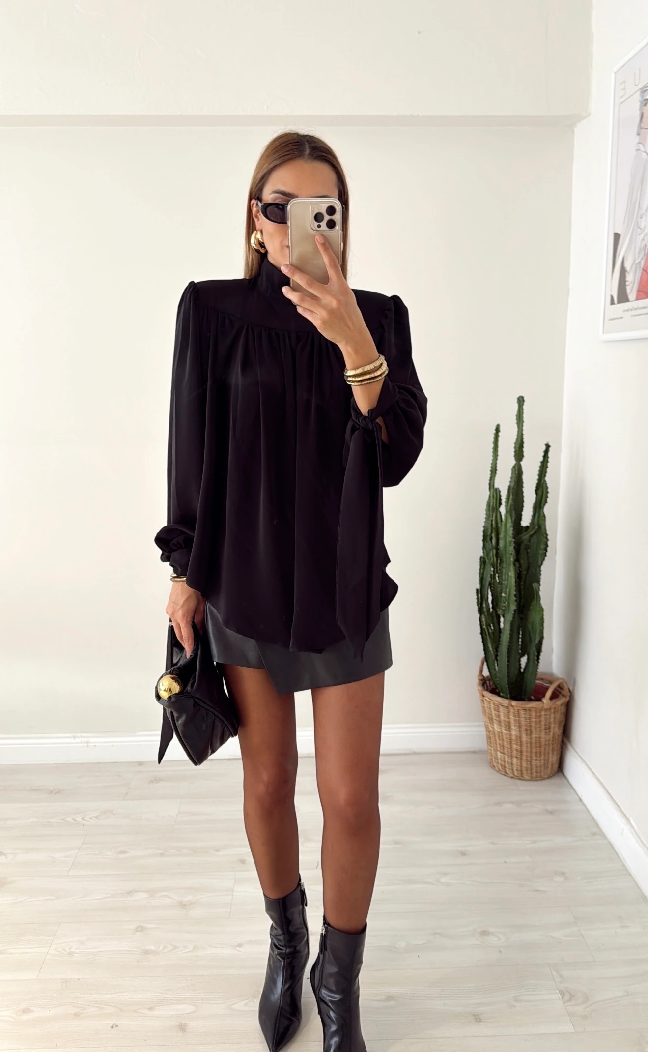 Vatkalı Kol Detaylı Gömlek Siyah