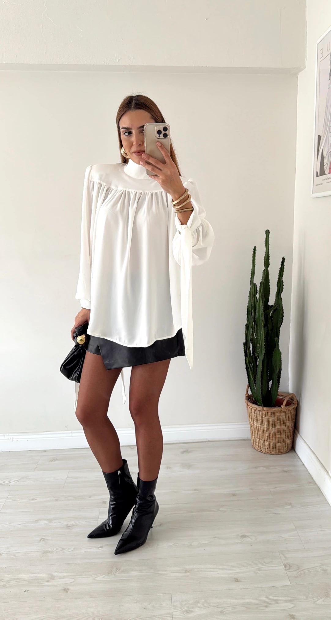 Vatkalı Kol Detaylı Gömlek