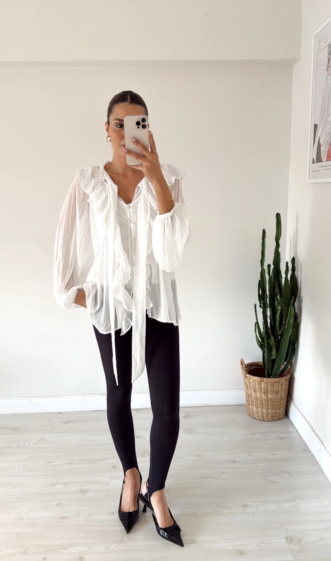 Fırfırlı Tül Gömlek Beyaz