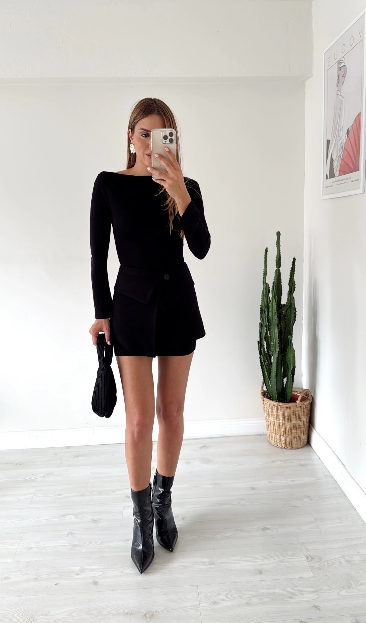 Etek Parçalı Mini Elbise Siyah