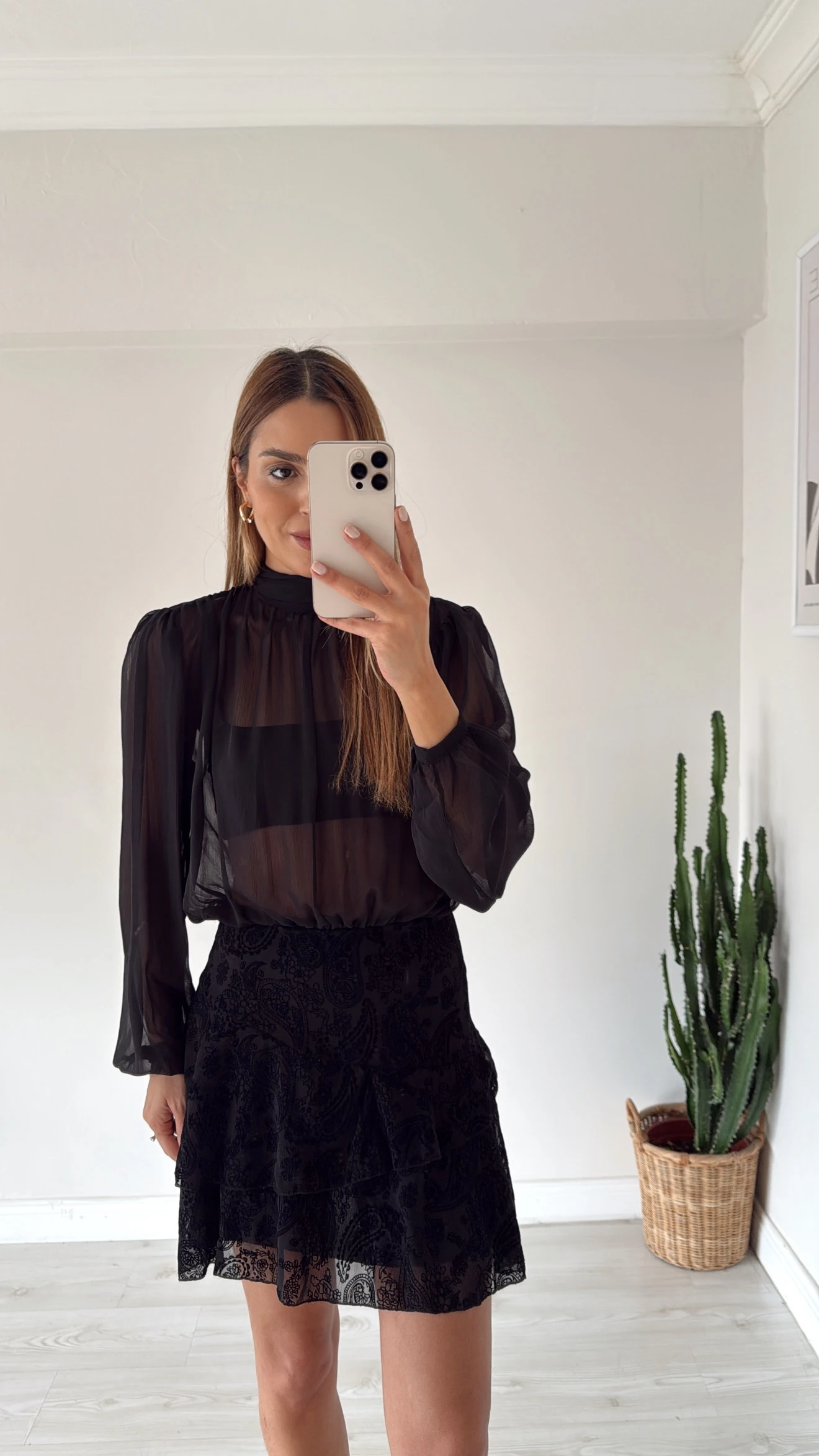 Etek İşlemeli Tül Detaylı Elbise Siyah