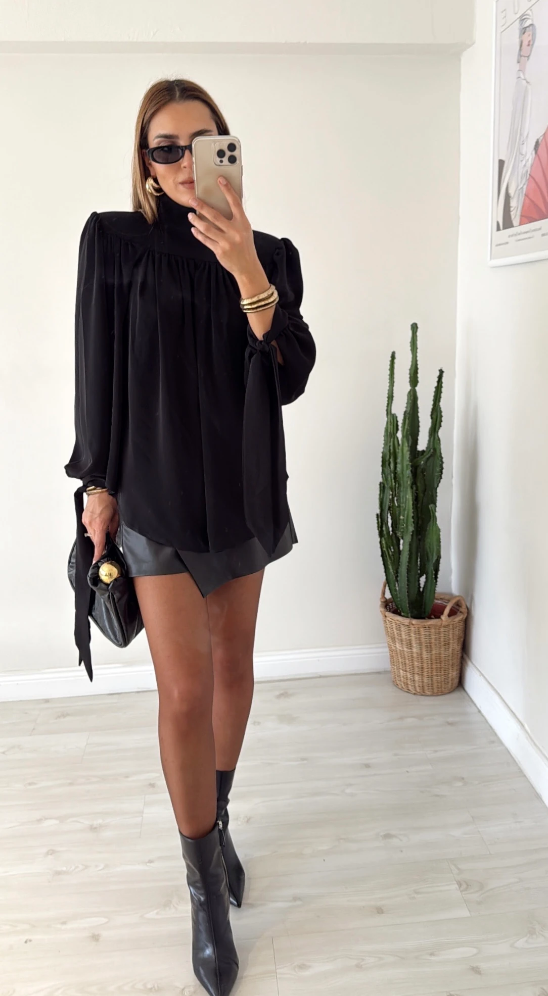 Vatkalı Kol Detaylı Gömlek Siyah