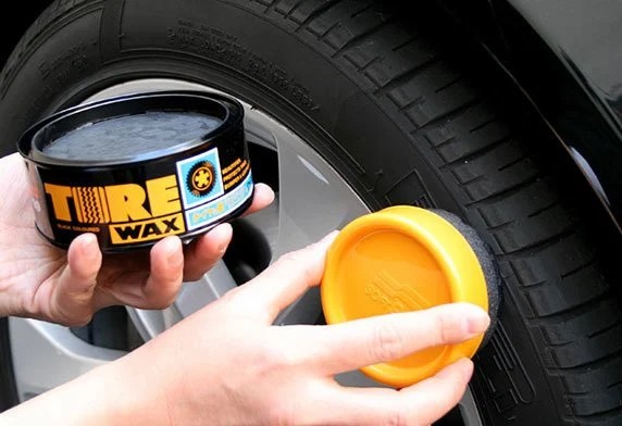 Soft99 Tire Black Wax Lastik Parlatıcı 170 GR