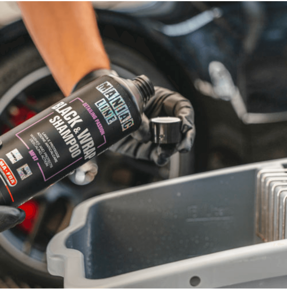 MAFRA MANIAC LINE Black & Wrap Shampoo Siyah Renk Araçlar İçin Parlatıcı Şampuan 500 ML