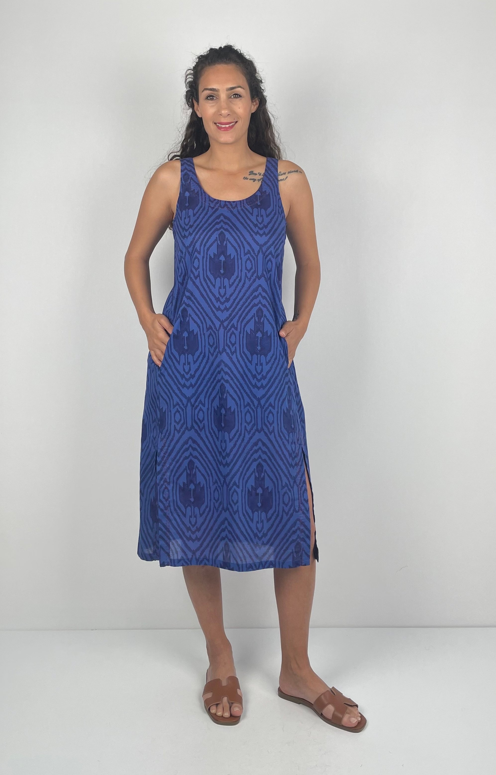 ADA  Yuvarlak  Yaka  Kalın Askılı   Desenli El Baskısı Müslin Midi  Elbise ( Hand Blok Print )