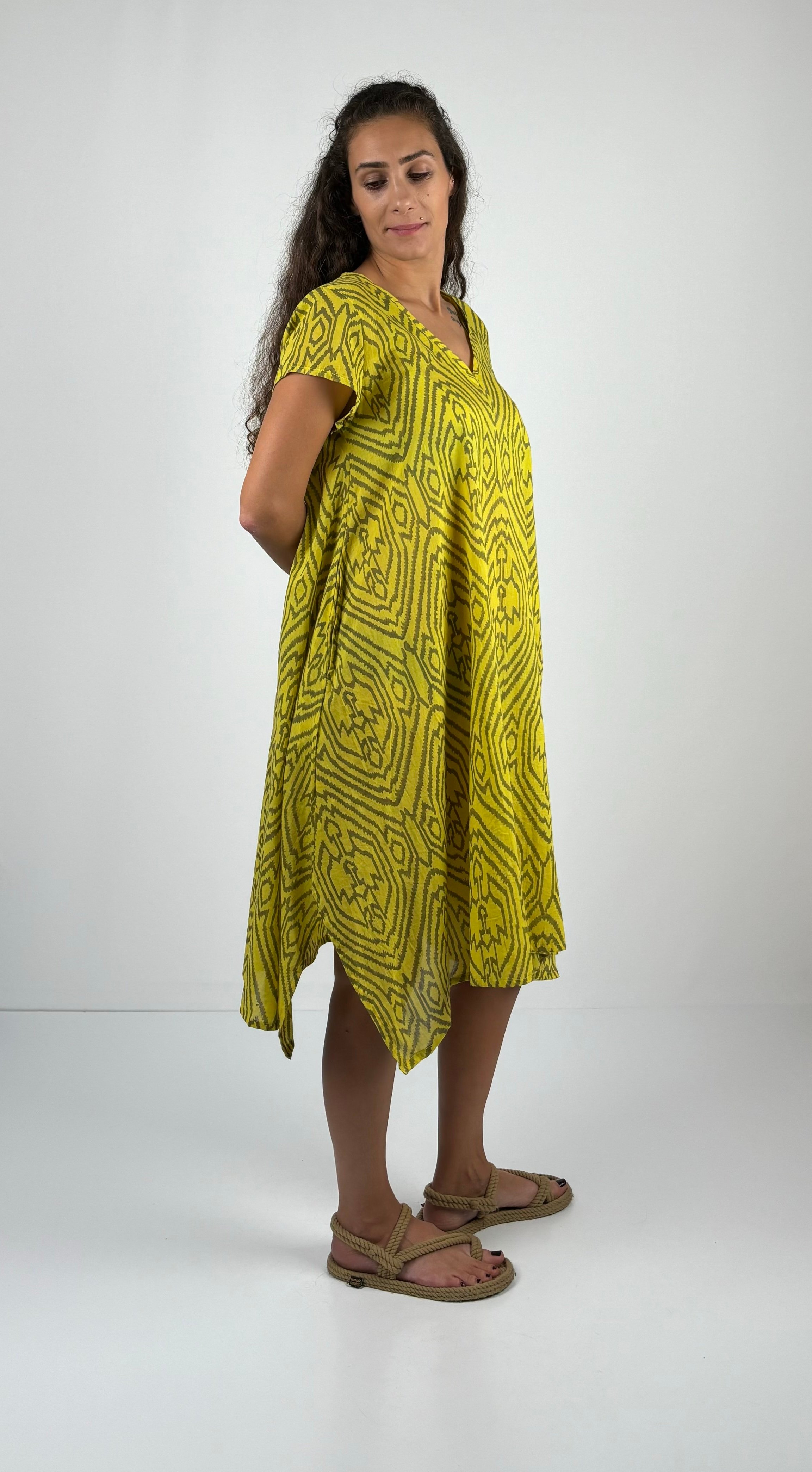 MAGIE  DRESS  V  Yaka Mini Kol  Desenli El Baskısı Midi Boy  Elbise