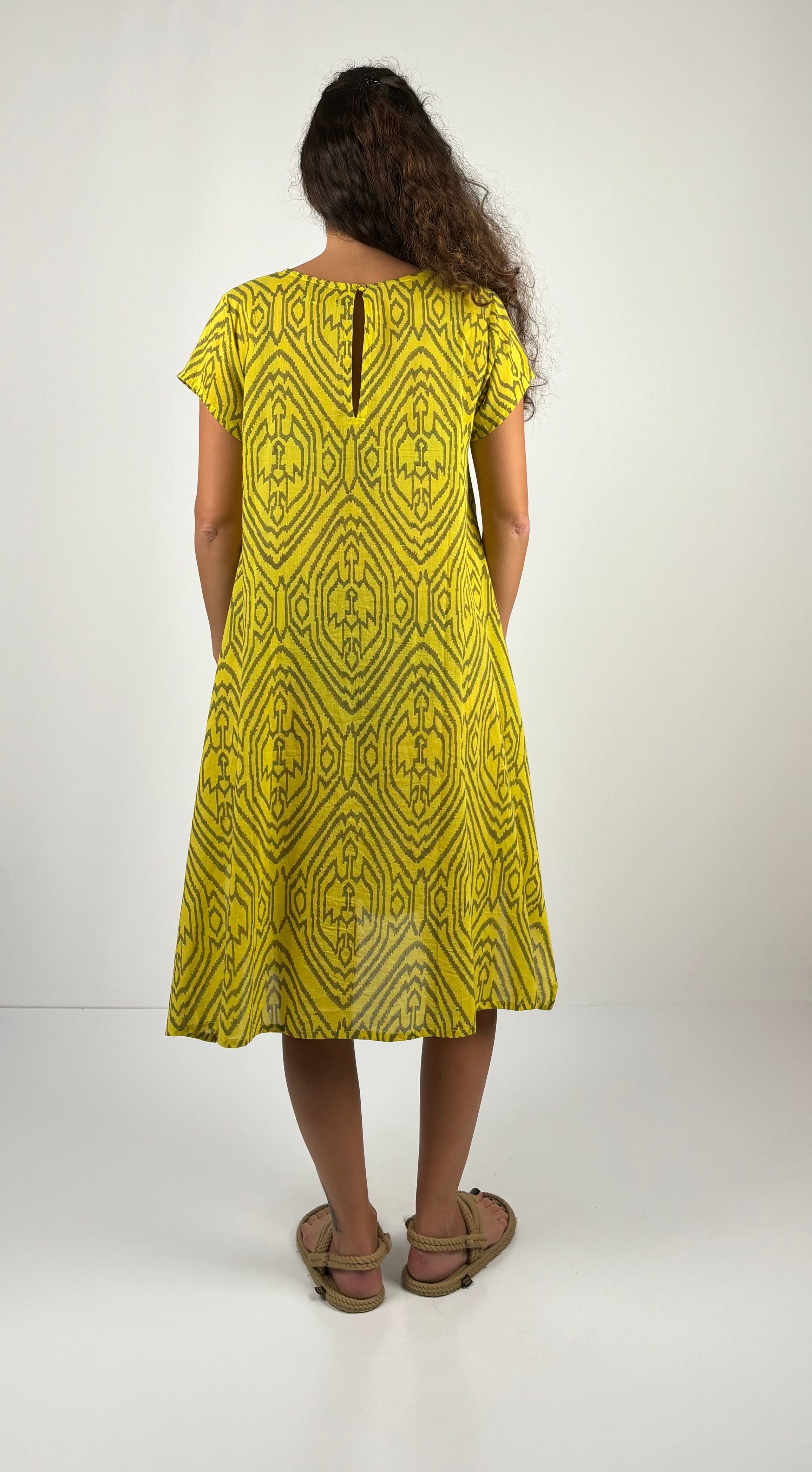 MAGIE  DRESS  V  Yaka Mini Kol  Desenli El Baskısı Midi Boy  Elbise
