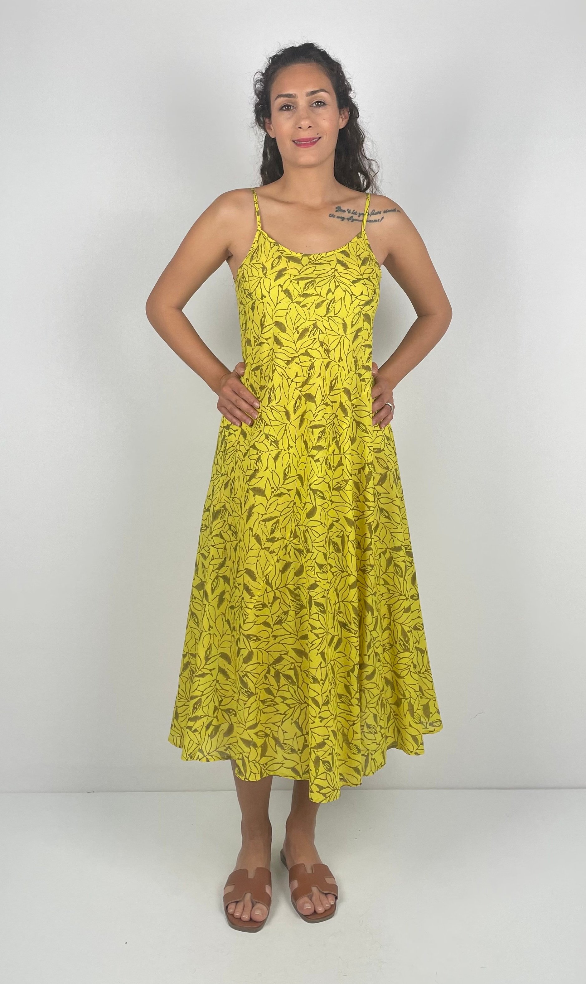 MOTHRA DRESS   Yuvarlak  Yaka  İnce Askılı   Desenli  El Baskısı Uzun  Elbise