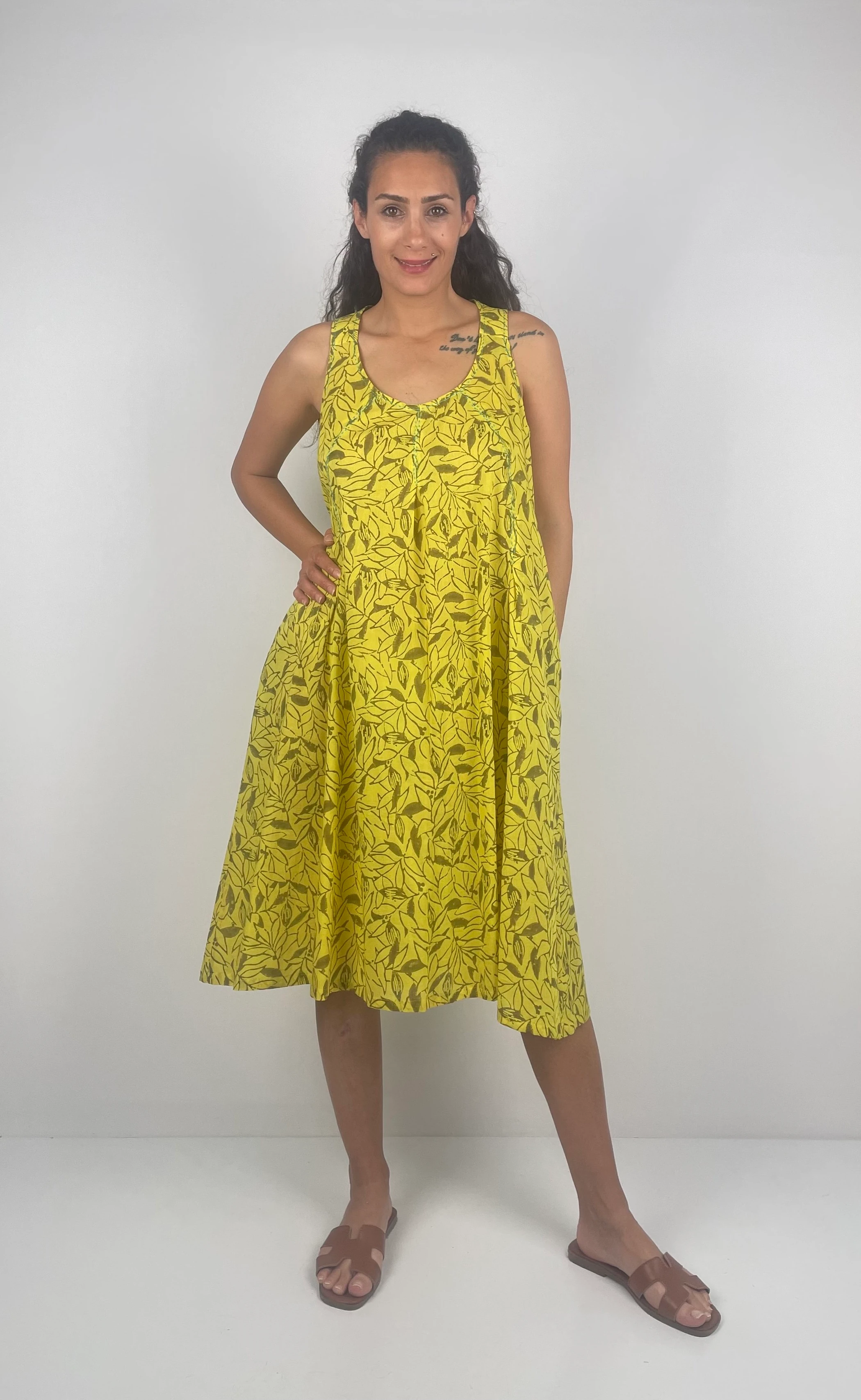 CLEMENTE  Yuvarlak  Yaka  Sıfır  Kol  Desenli El Baskısı  Midi Boy  Elbise