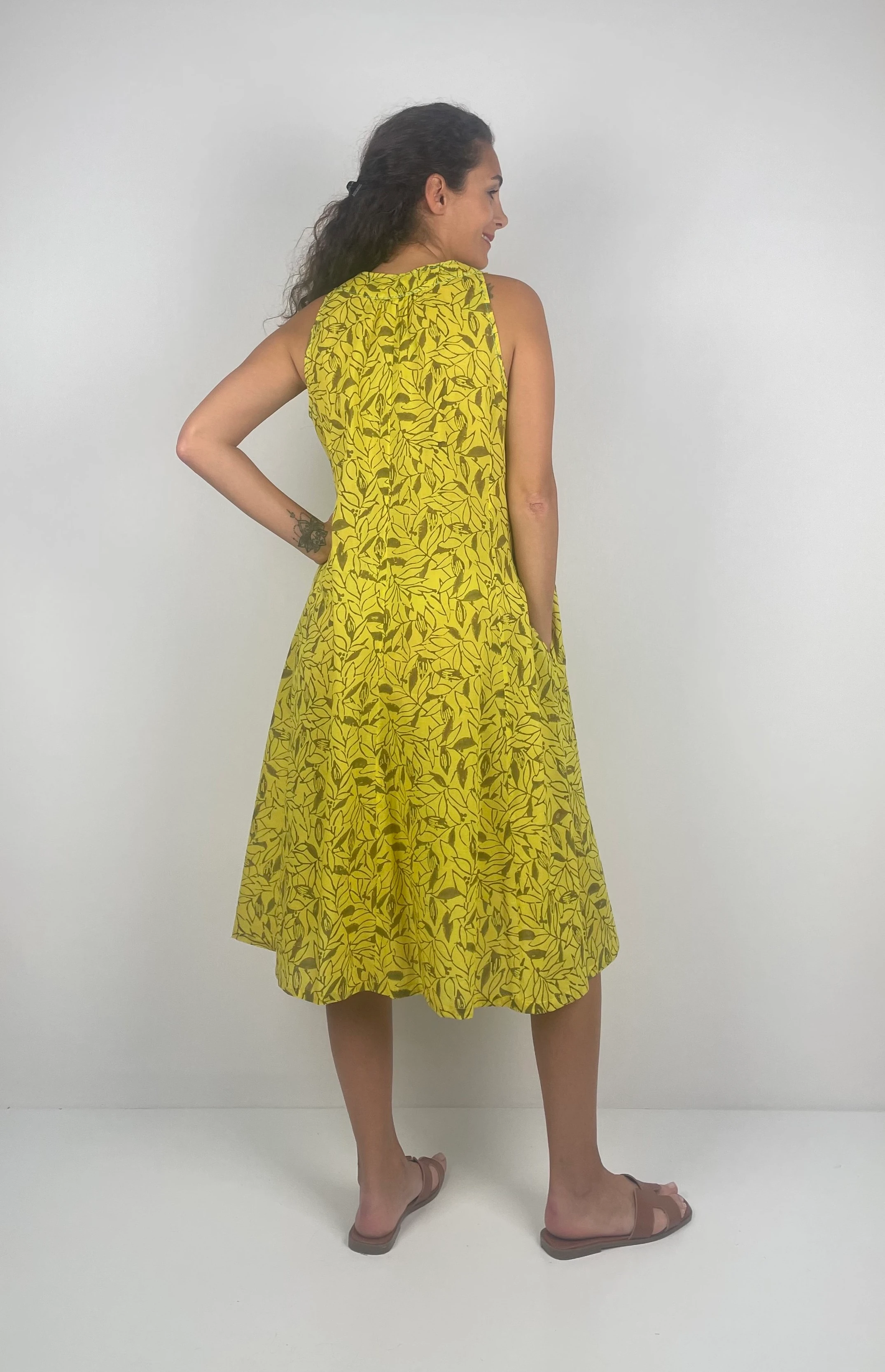 CLEMENTE  Yuvarlak  Yaka  Sıfır  Kol  Desenli El Baskısı  Midi Boy  Elbise