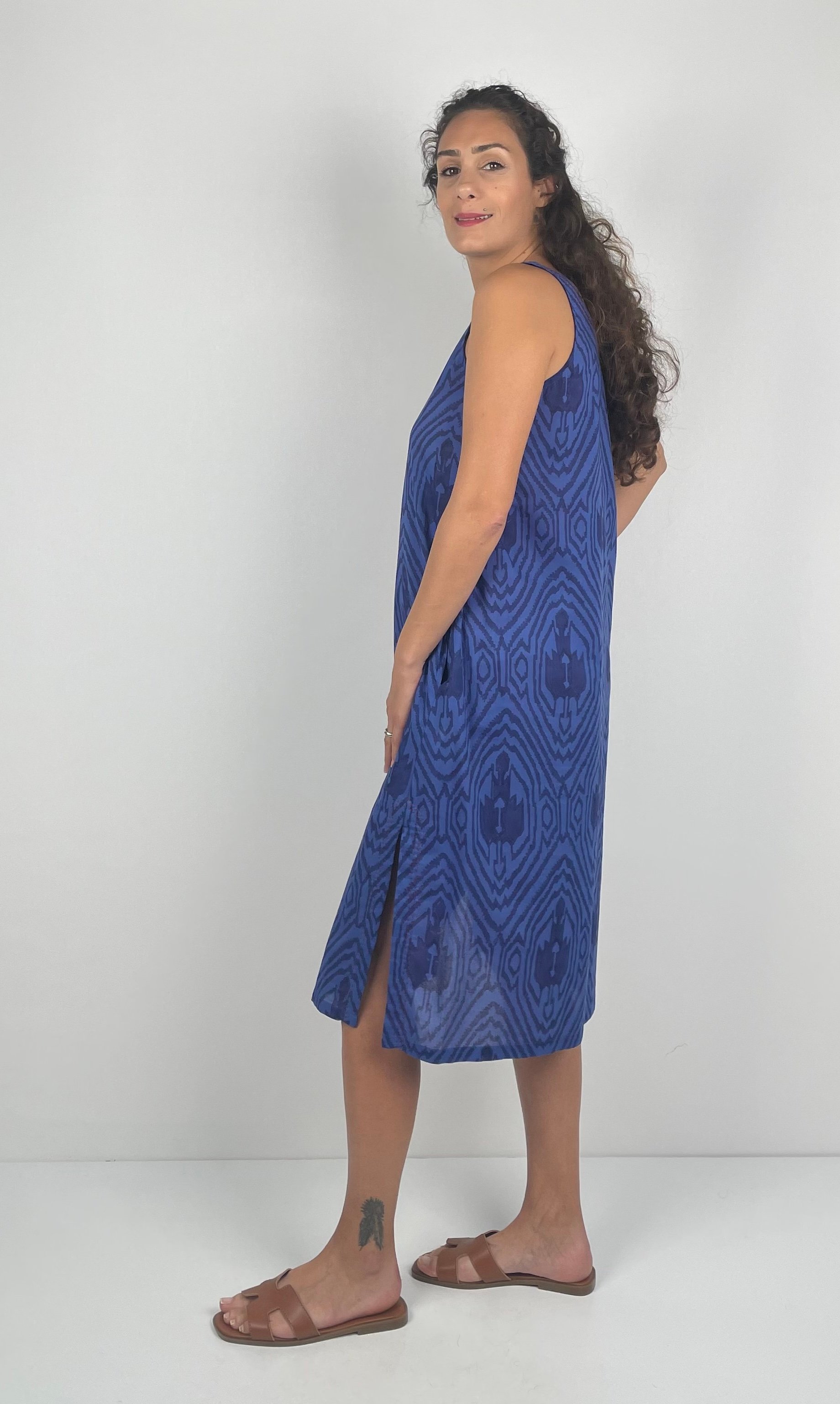 ADA  Yuvarlak  Yaka  Kalın Askılı   Desenli El Baskısı Müslin Midi  Elbise ( Hand Blok Print )