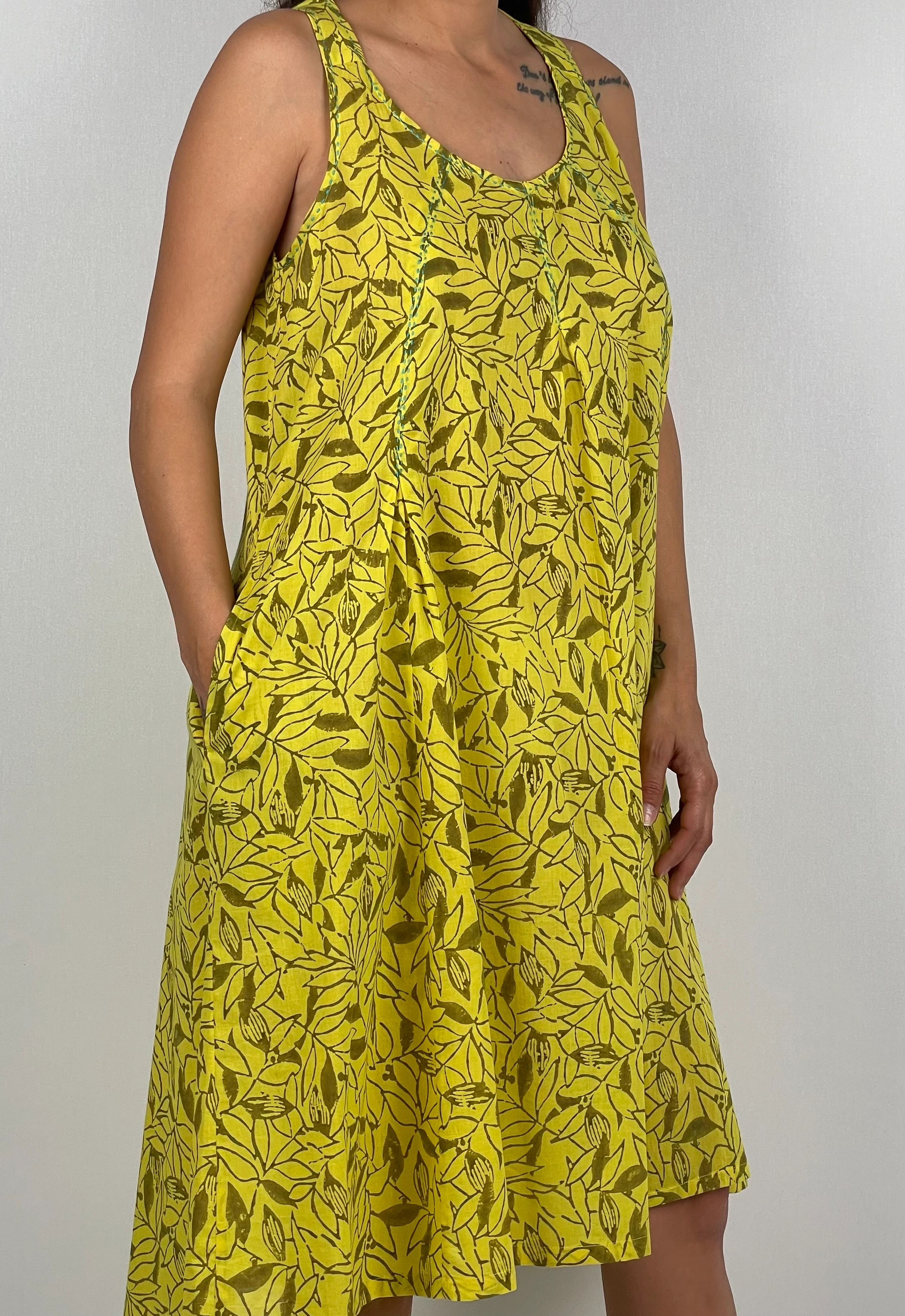 CLEMENTE  Yuvarlak  Yaka  Sıfır  Kol  Desenli El Baskısı  Midi Boy  Elbise