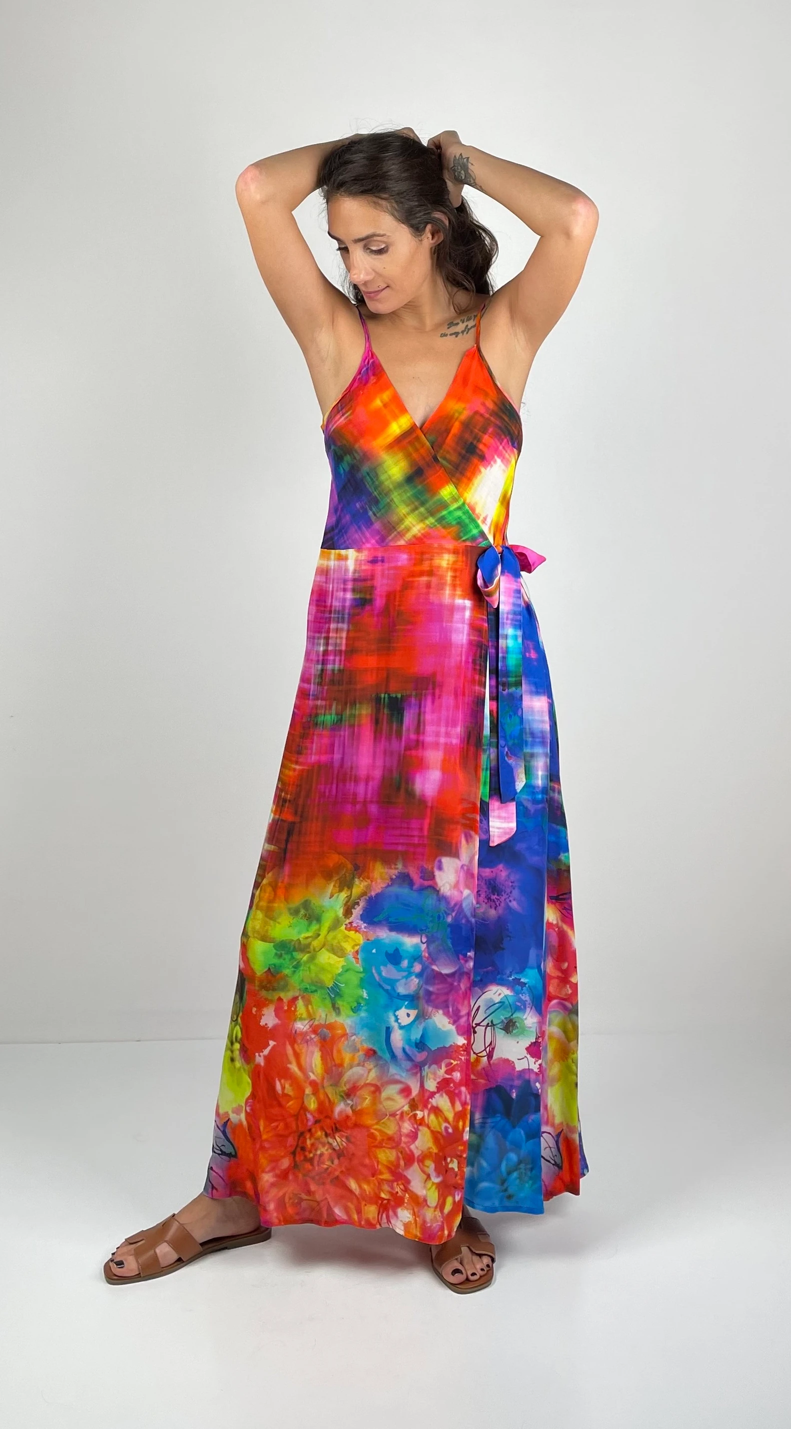 FREYA  Kruvaze V Yaka İnce Askılı Uzun Viskon Elbise - Gökkuşağı Çok Renkli