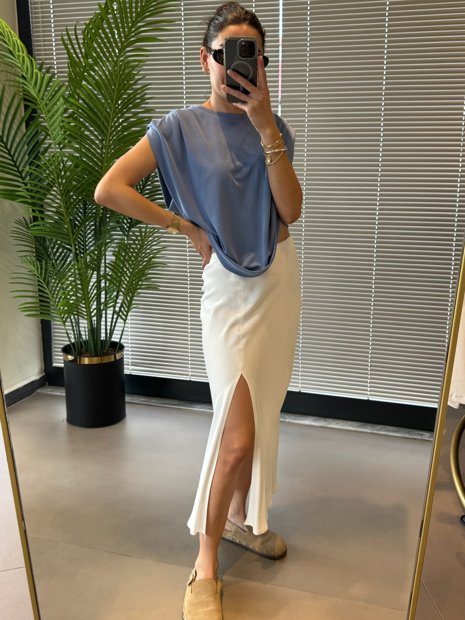 Yırtmaçlı Midi Boy Saten Etek-Beyaz