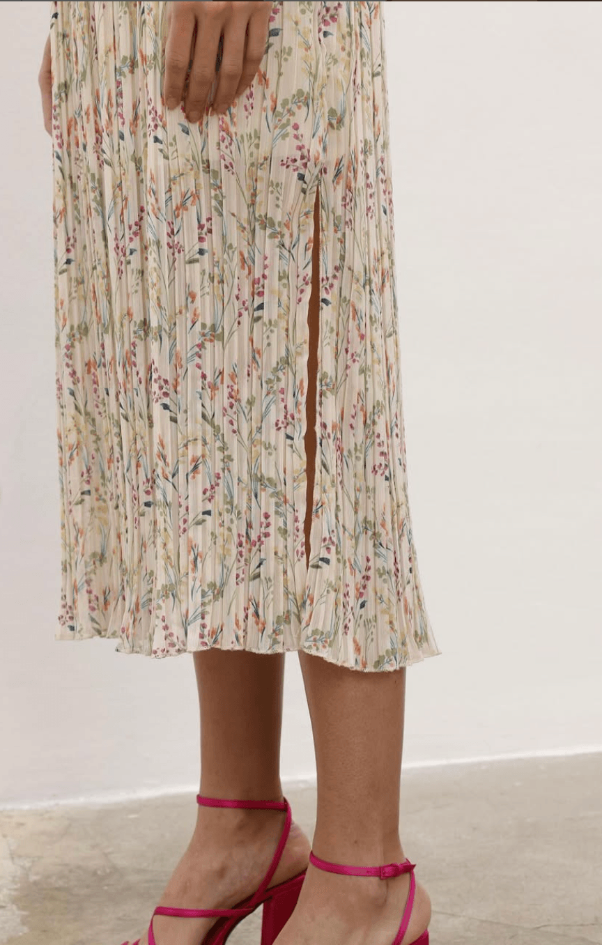 Piliseli Çiçek Desenli Elbise