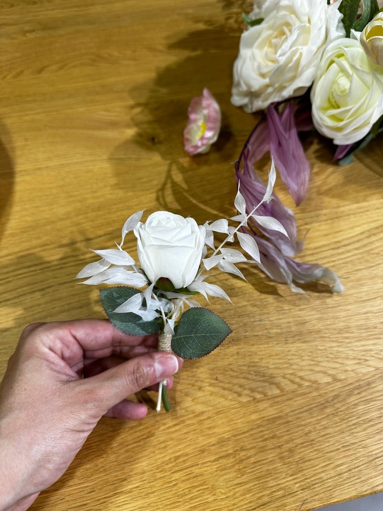 Beyaz Gül Yaka Çiçeği | Açıklamayı Okuyunuz